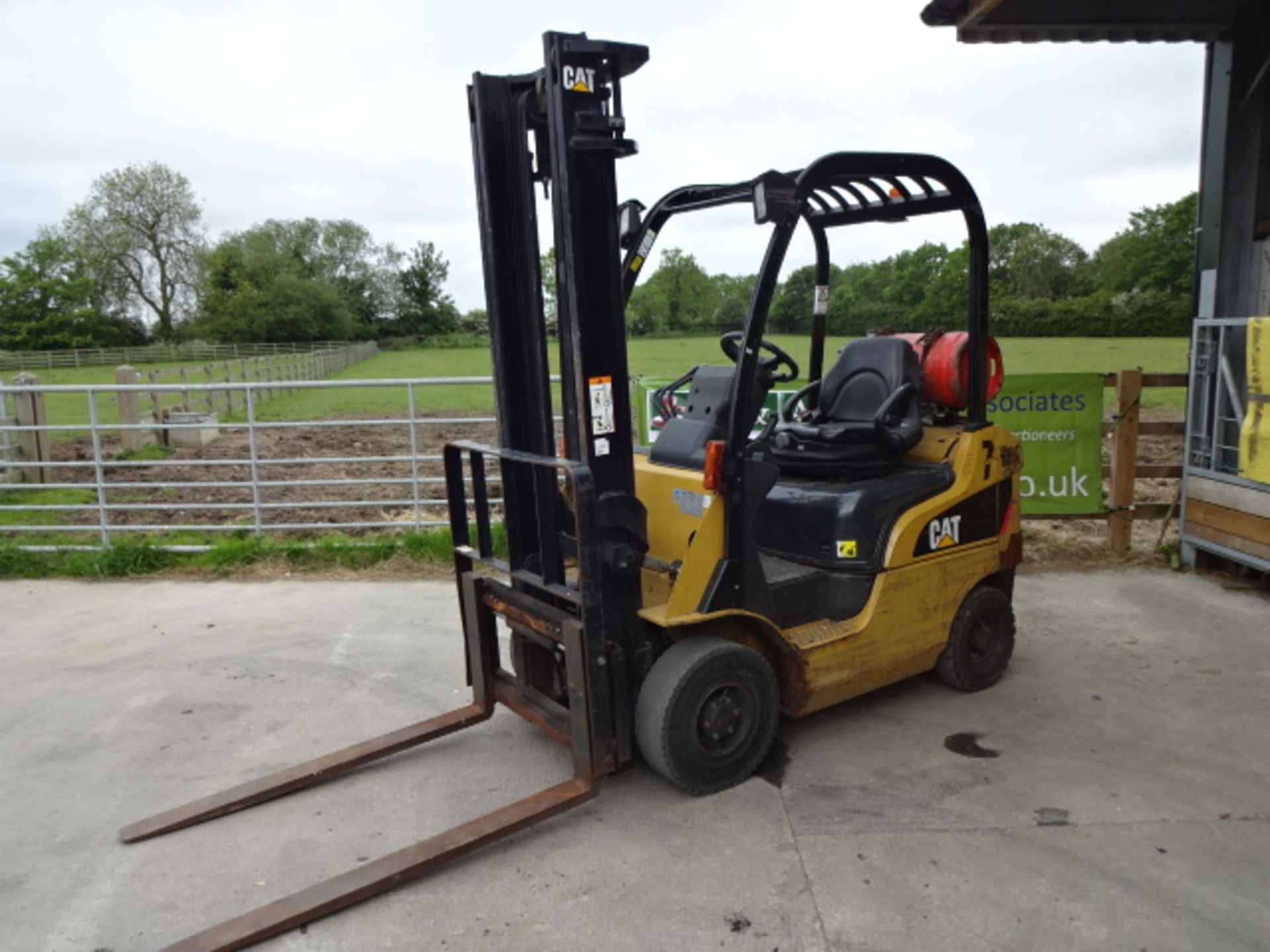 2007 CATERPILLAR GP18N 1.8t gas driven forklift truck S/n: ET34L 40840 with duplex mast & side-shift - Image 4 of 9