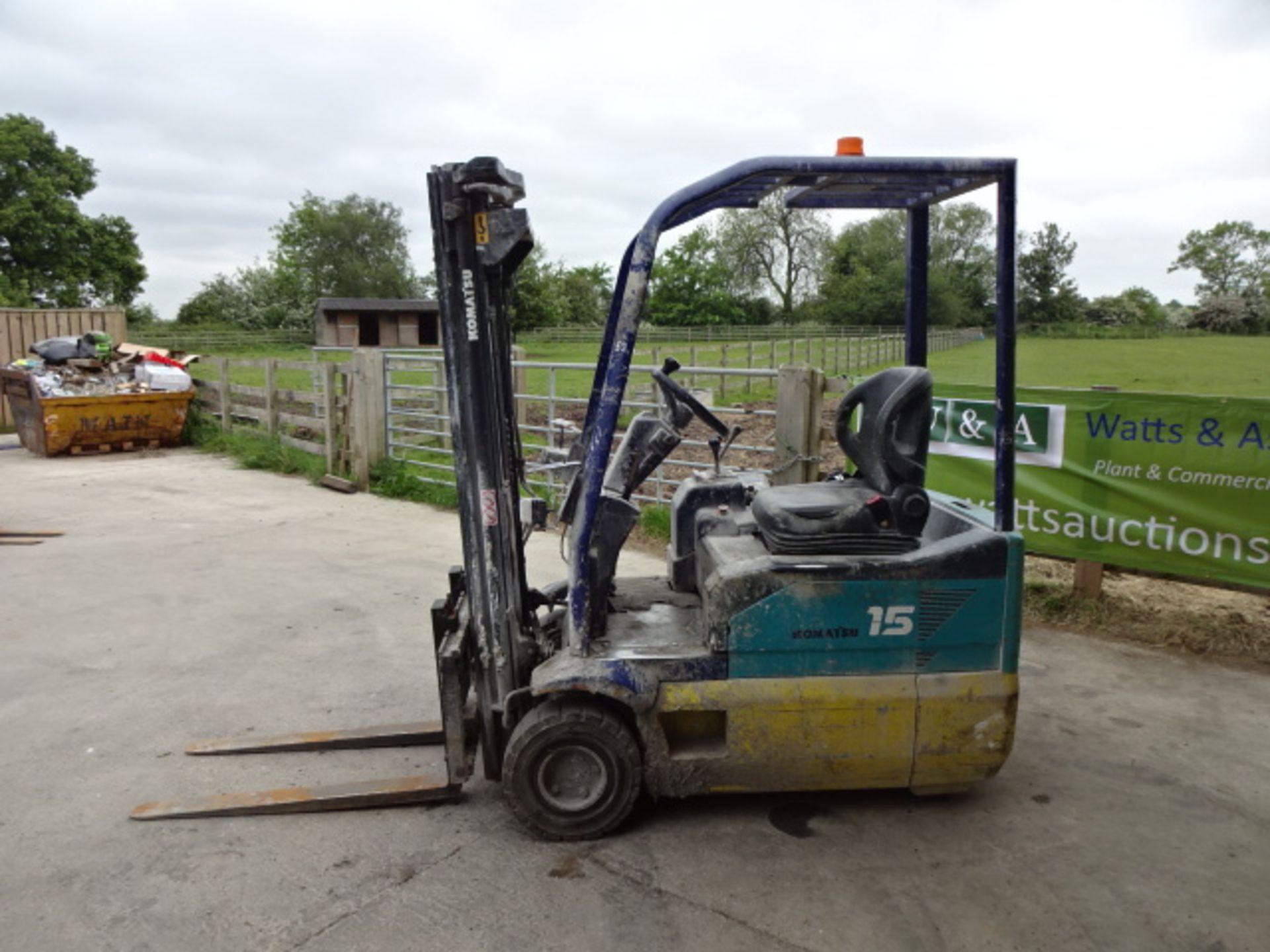 2003 KOMATSU FB15N-2R 1.5t battery driven forklift truck S/n: F14T16P01121 with triplex free-lift - Image 2 of 7