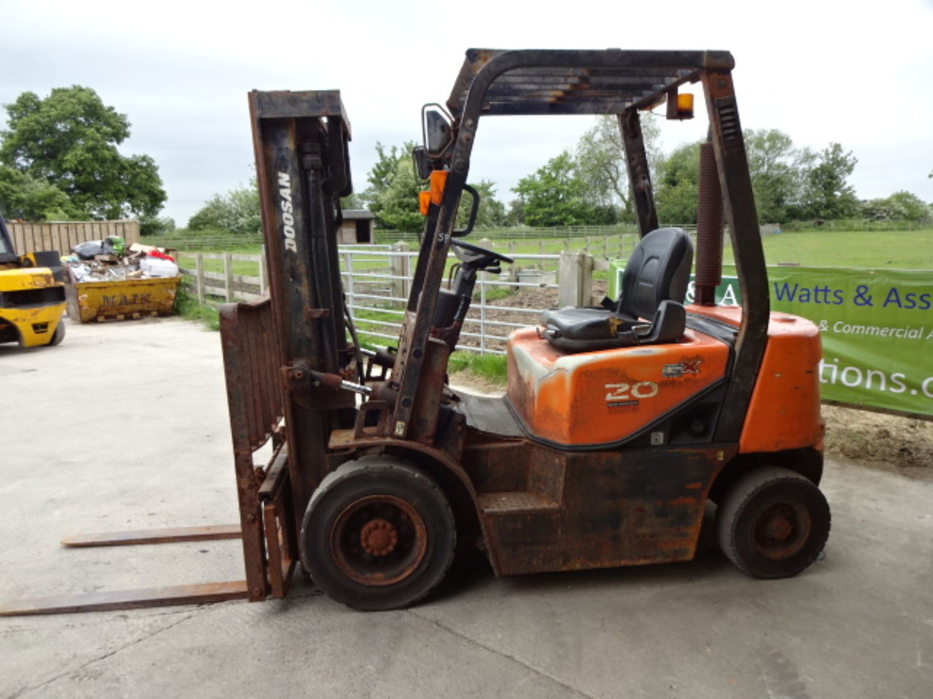 2011 DOOSAN D20-6 2t diesel driven forklift truck S/n: FD-108-12.3010016 with duplex free-lift - Image 4 of 8