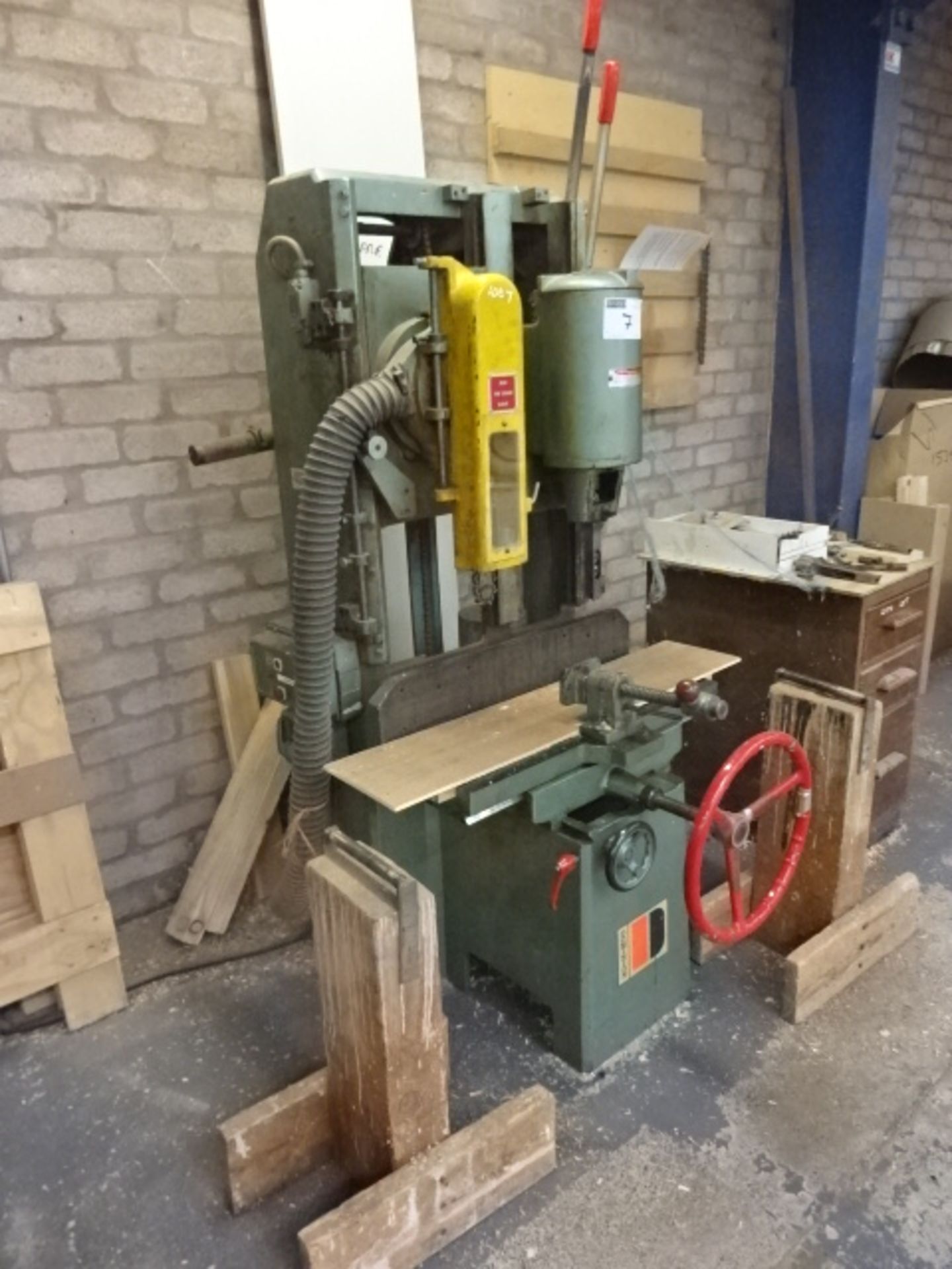 DOMMINION 415v chisel and chain mortiser machine with tooling
