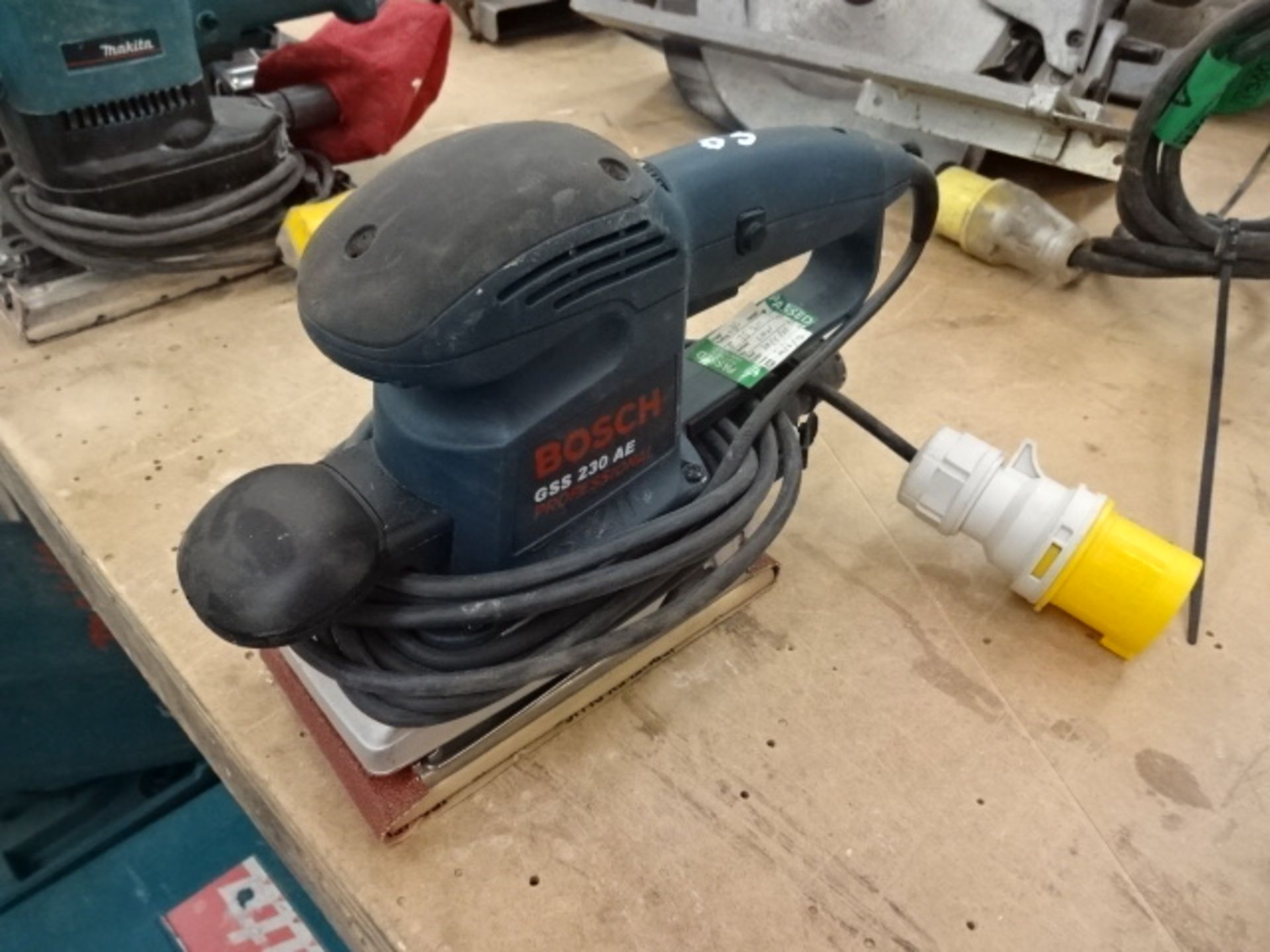 BOSCH GSS230AE 110v orbital pad sander