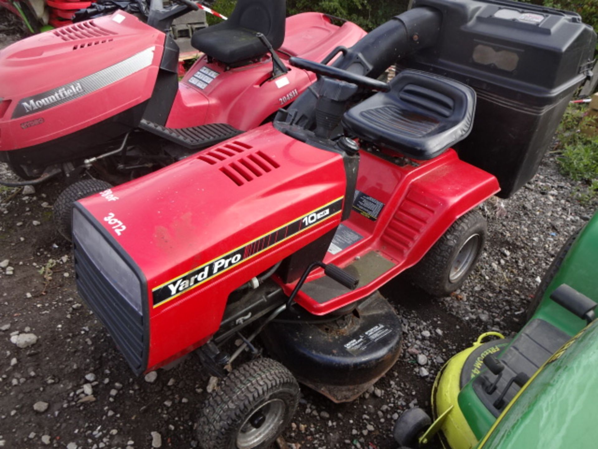 YARD PRO 10hp ride on mower c/w collector (R&D) - Image 2 of 3