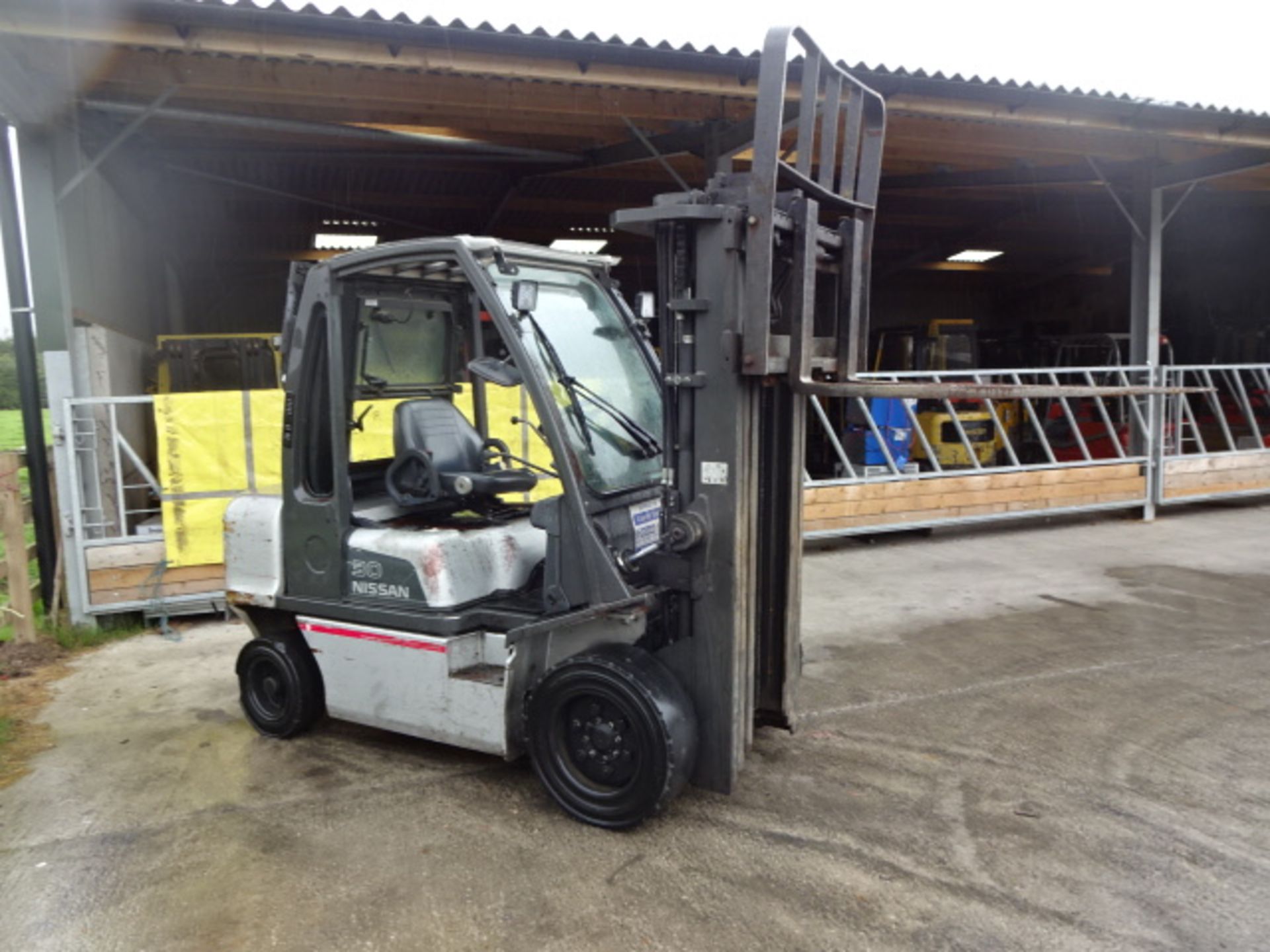 2008 NISSAN FGDO2 A300 3t gas driven forklift truck S/n: FDG02E707386 with triplex free-lift - Image 7 of 8