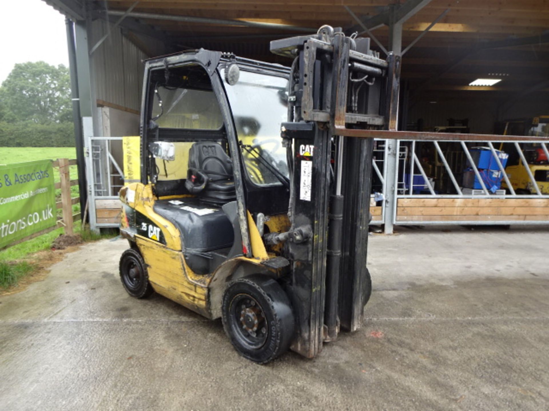 2010 CATERPILLAR DP25N 2.5t diesel driven forklift truck S/n: ET18C55123 with triplex free-lift mast - Image 8 of 9