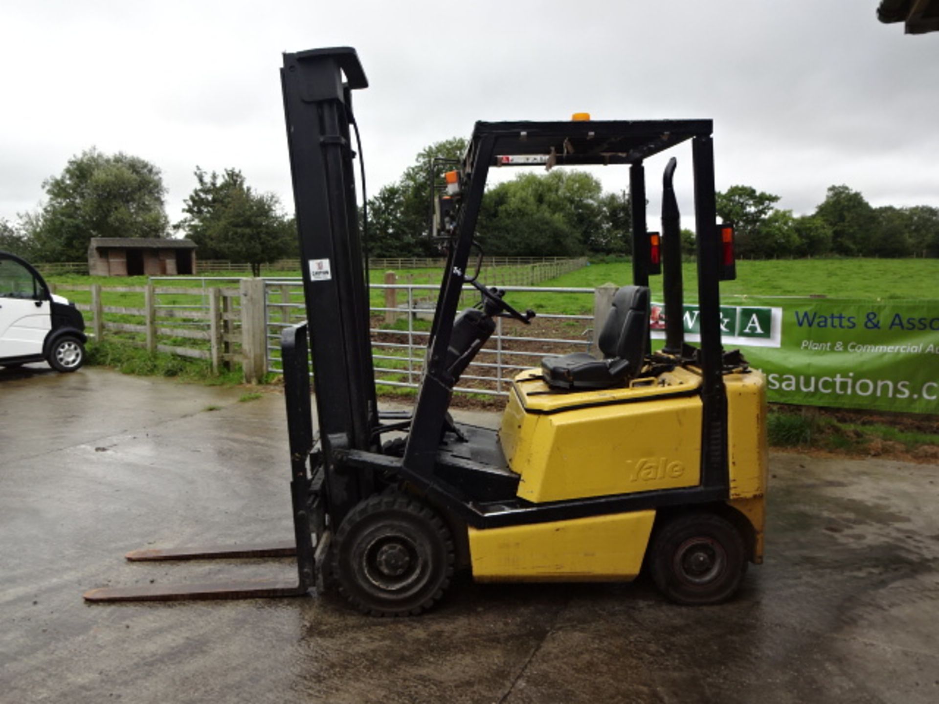 YALE H1.50 1.5t gas driven driven forklift truck S/n: CY0457M with duplex mast & side-shift (RDL)( - Image 4 of 8