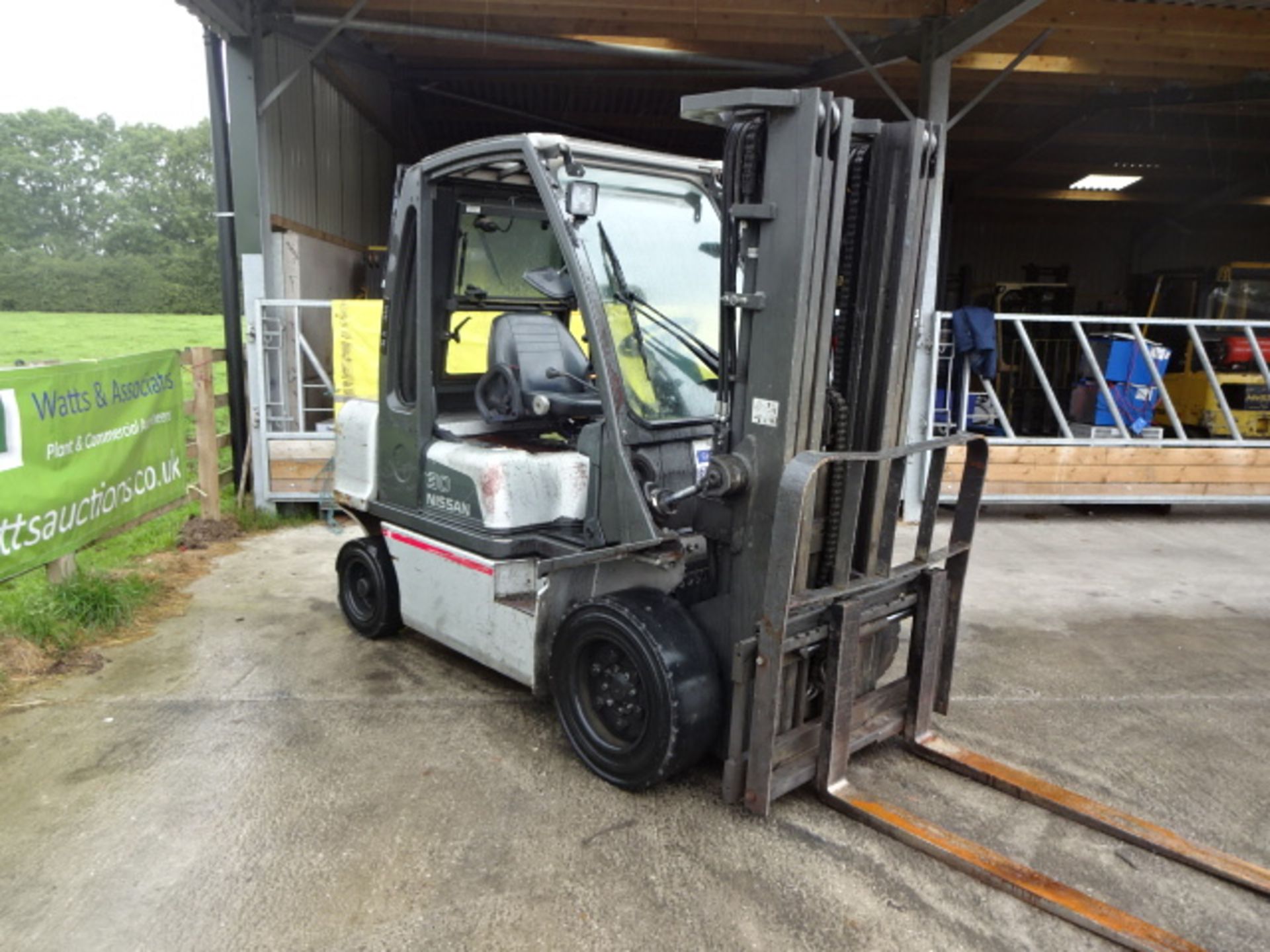 2008 NISSAN FGDO2 A300 3t gas driven forklift truck S/n: FDG02E707386 with triplex free-lift