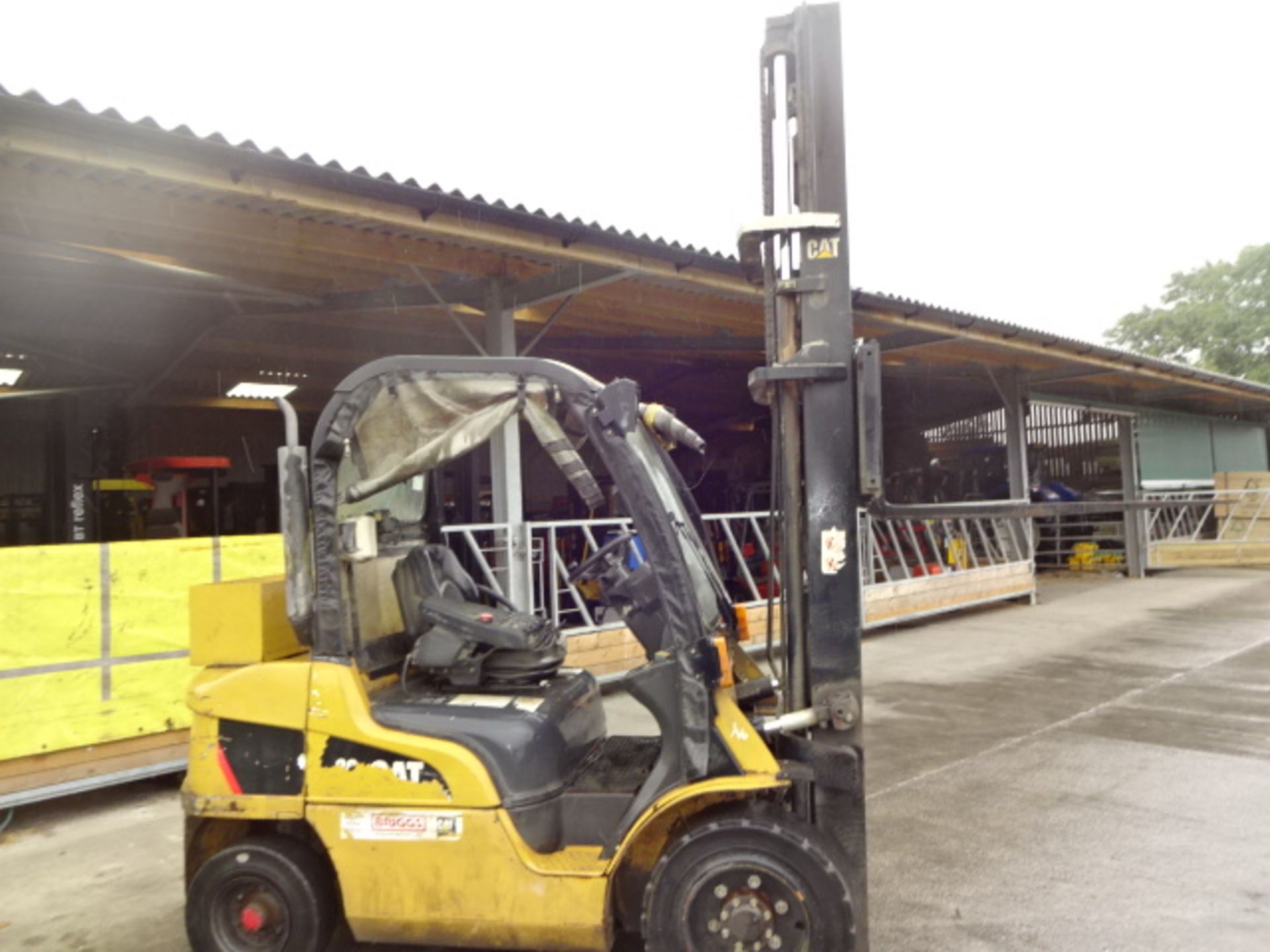2008 CATERPILLAR DP30N 3t diesel driven forklift truck S/n: ET14E02498 with duplex mast, new forks & - Image 8 of 9