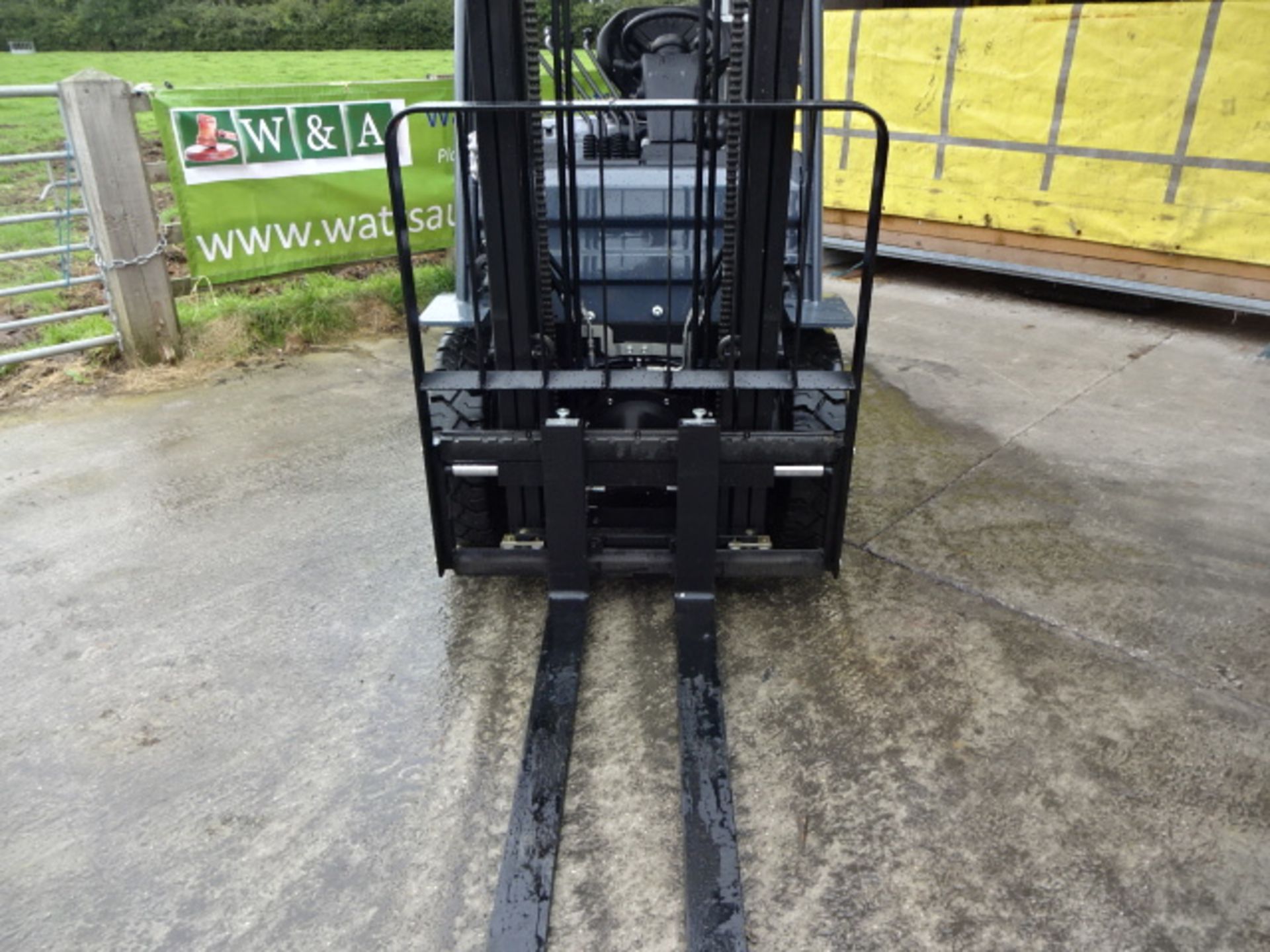 2015 TOYOTA 8-FDF25 2.5t diesel driven forklift truck S/n: E60110 with duplex mast & side-shift (2 - Image 2 of 8