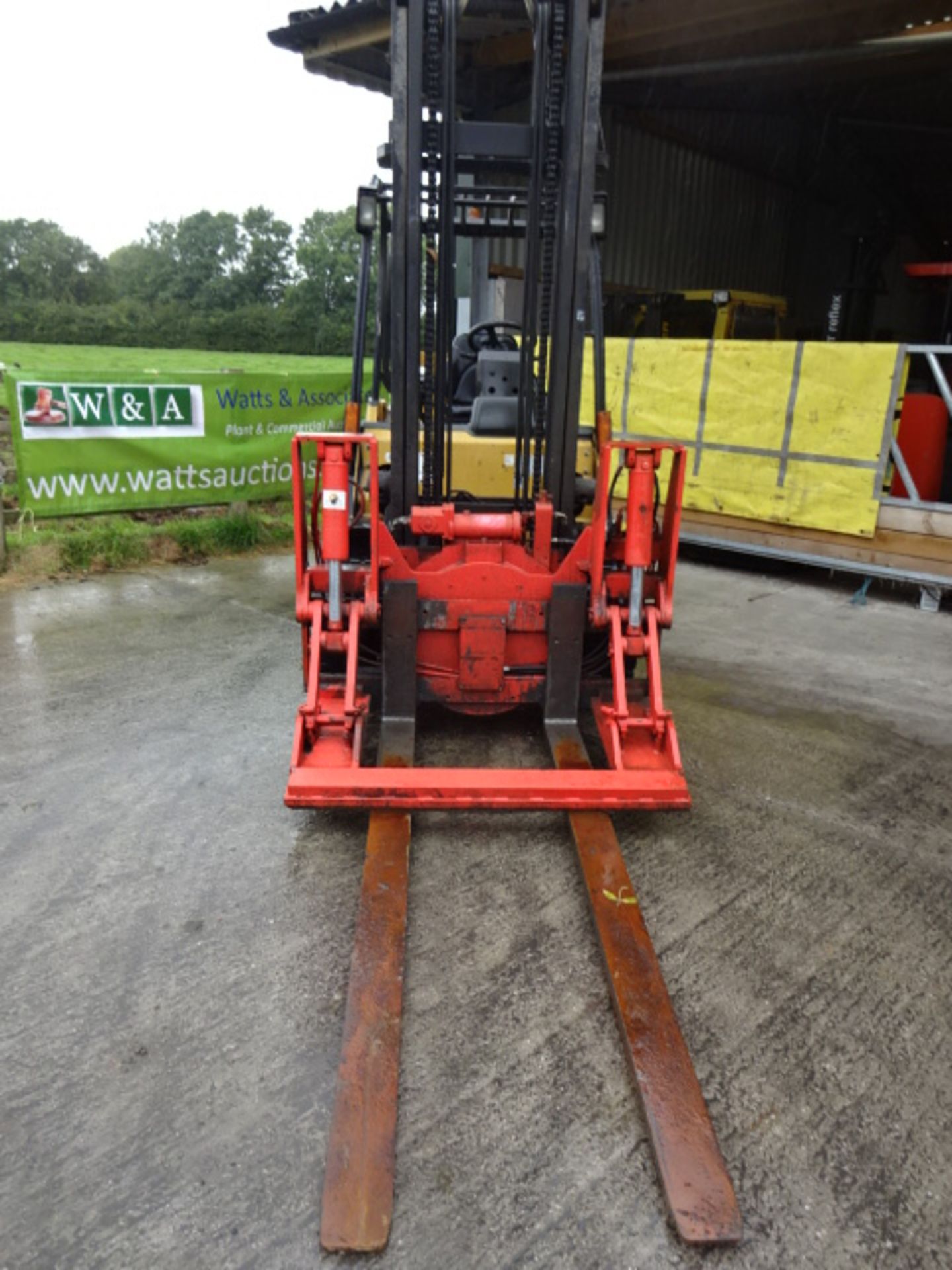 2008 CATERPILLAR DP30N 3t diesel driven forklift truck S/n: ET14E02504 with duplex mast & BOLZONI - Image 2 of 12