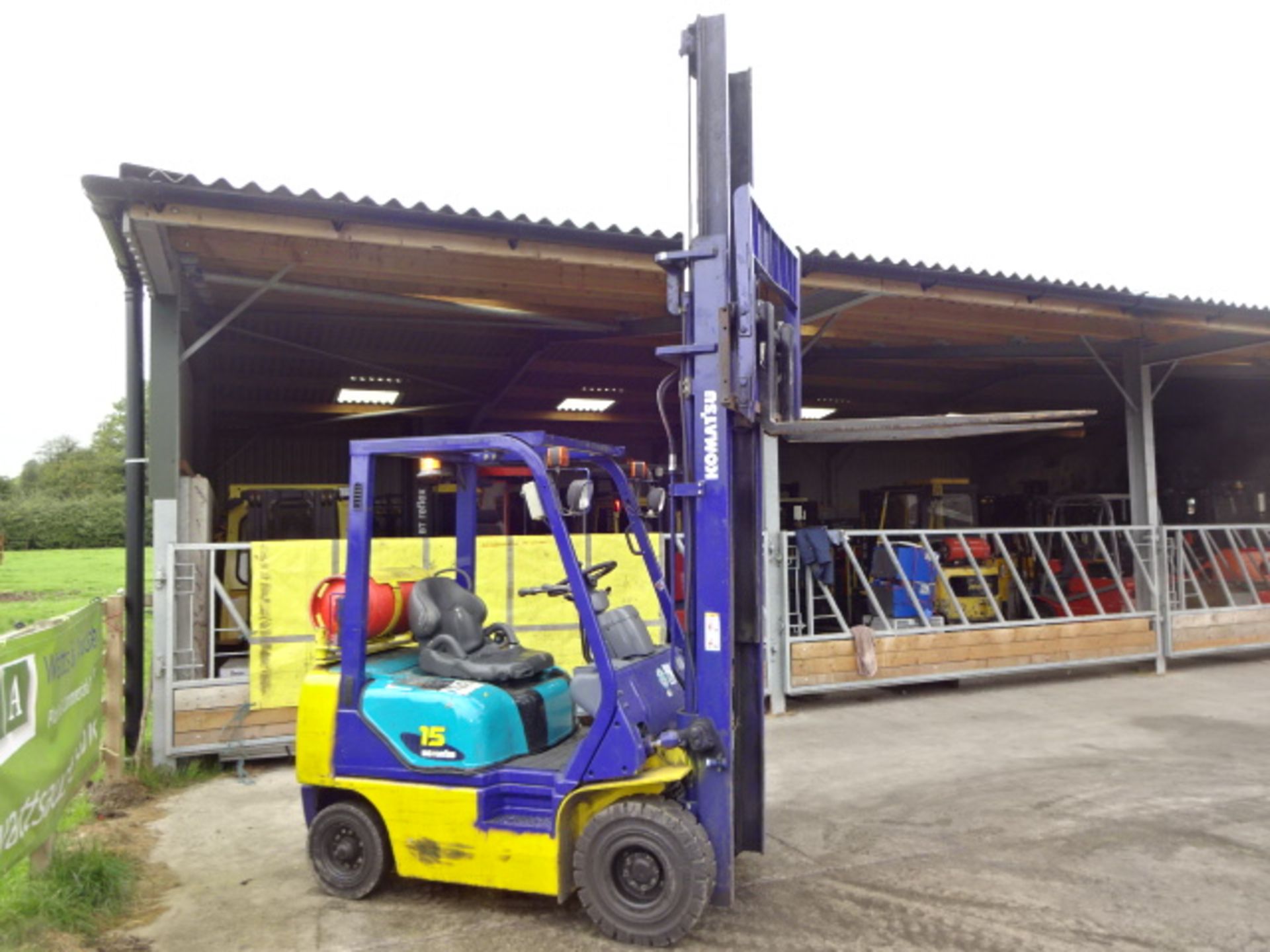 2002 KOMATSU FG15HT-17 1.5t gas driven forklift truck S/n: 636157 with duplex mast & side-shift ( - Image 8 of 9