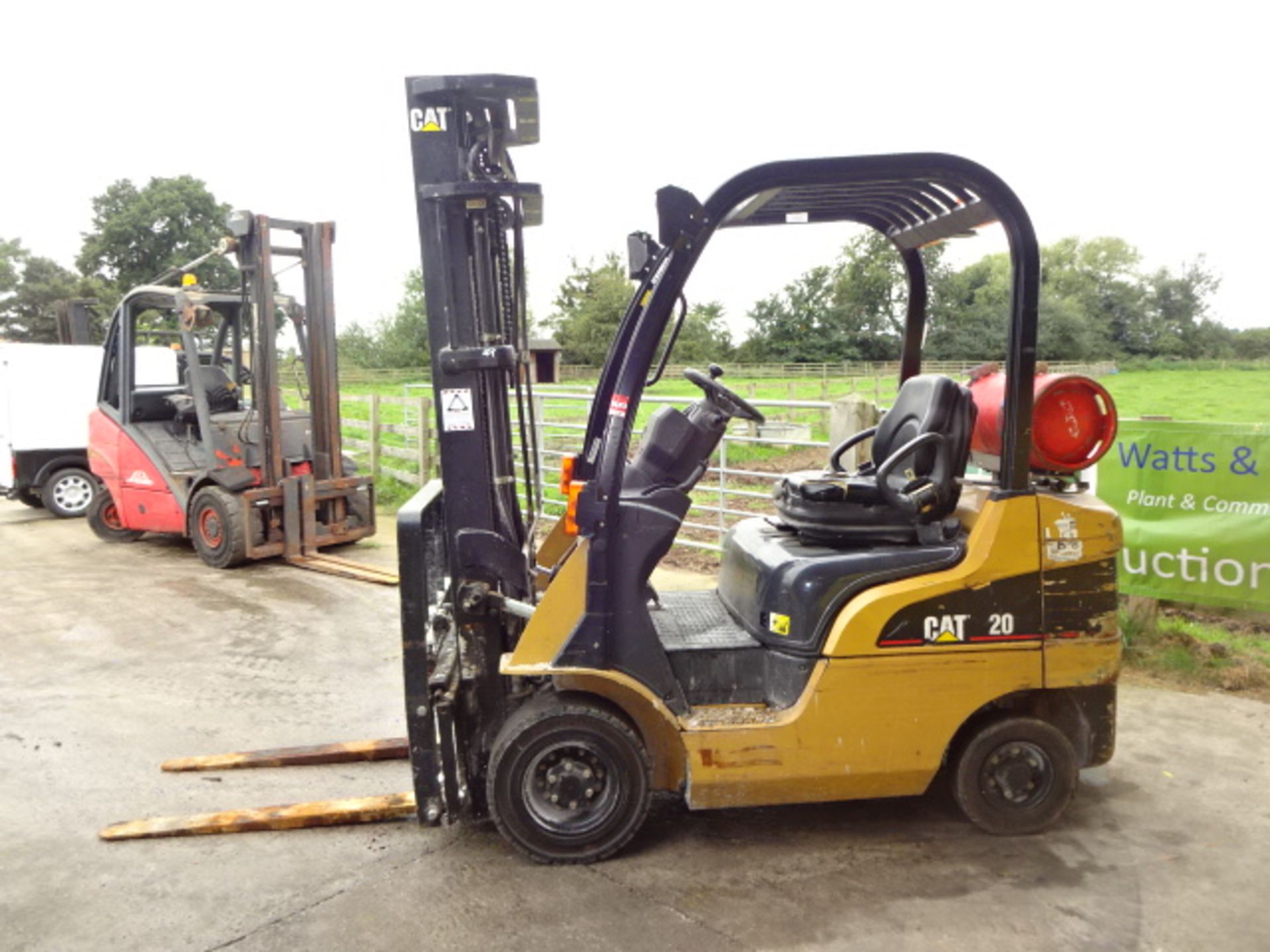 2006 CATERPILLAR GP20-CN 2t gas driven forklift truck S/n: ET34L60149 with triplex free-lift - Image 4 of 9