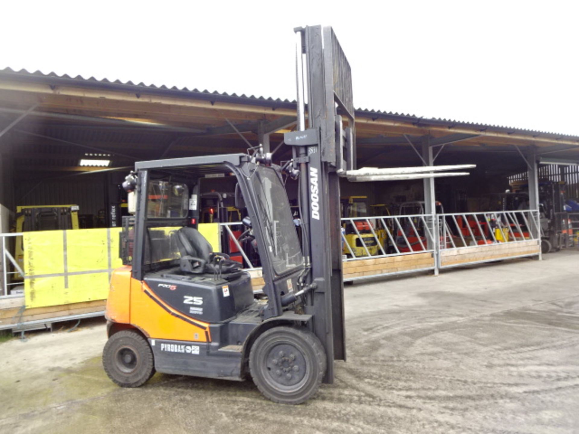 2010 DOOSAN D25S-5 2.5t diesel driven forklift truck S/n: QC-01151 with duplex mast, side-shift & - Image 9 of 10