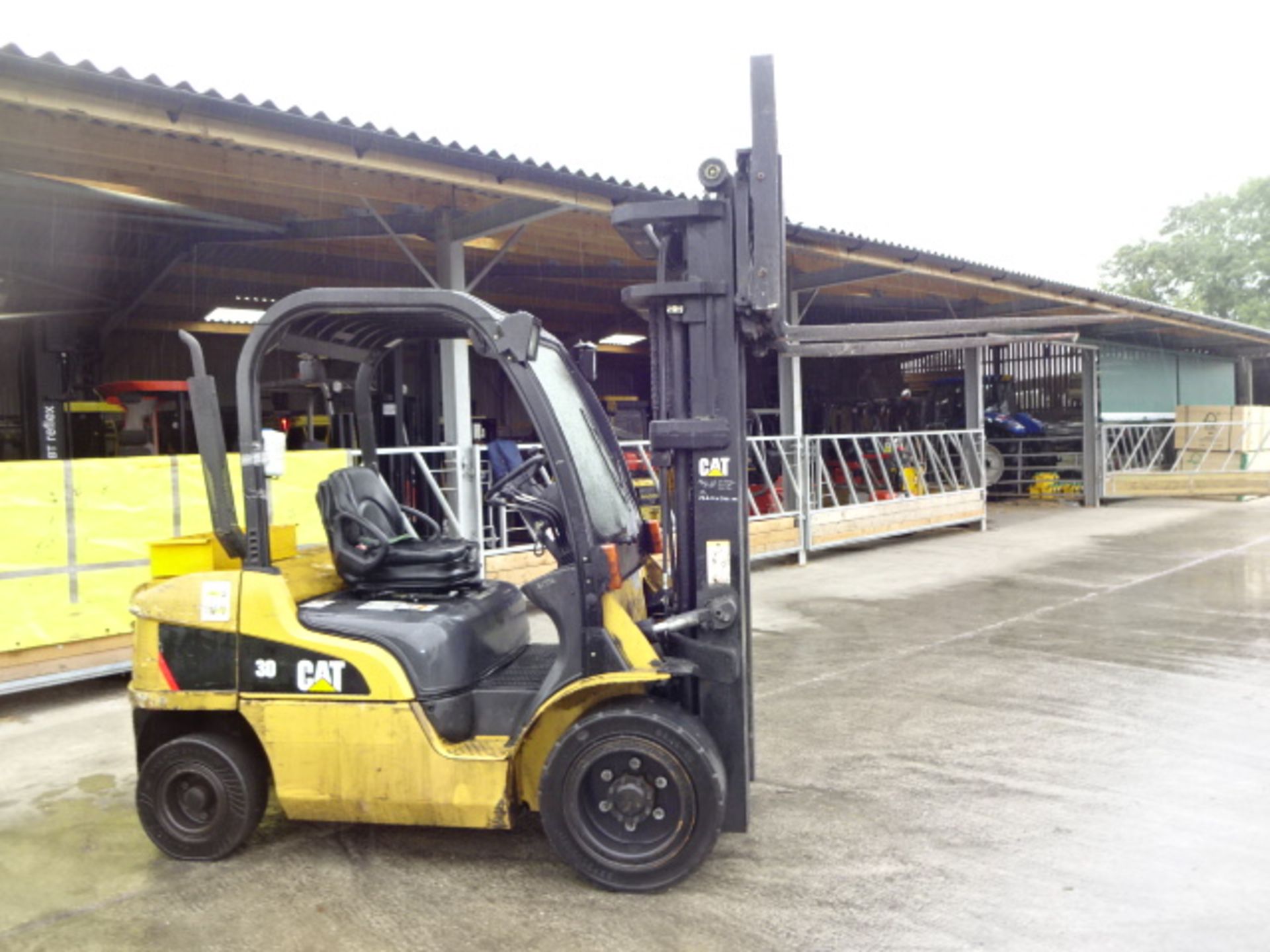 2007 CATERPILLAR DP30N 3t diesel driven forklift truck S/n: ET14E01791 with triplex free-lift mast & - Image 8 of 9
