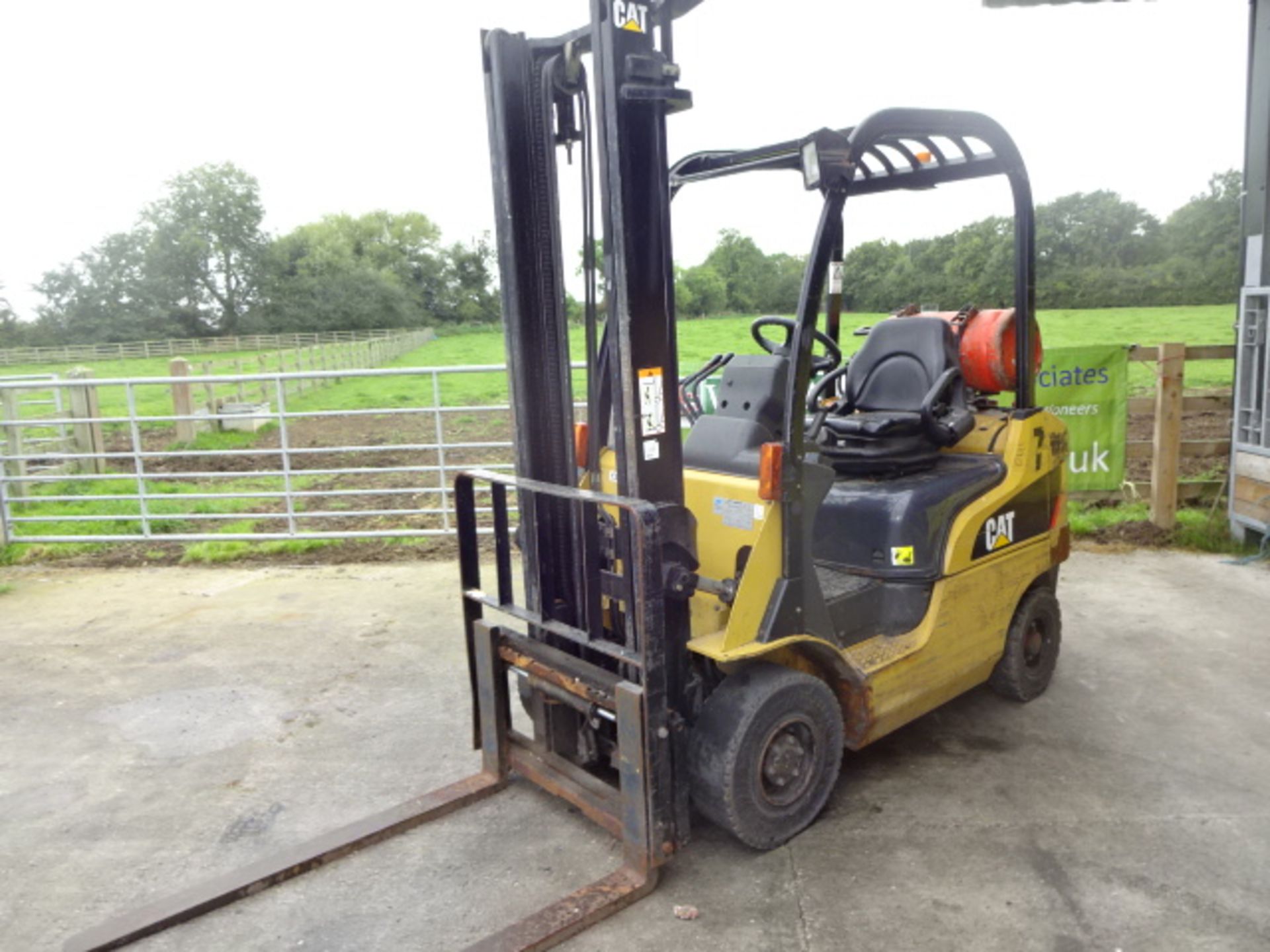 2007 CATERPILLAR GP18N 1.8t gas driven forklift truck S/n: ET34L40840 with duplex mast & side- - Image 3 of 10