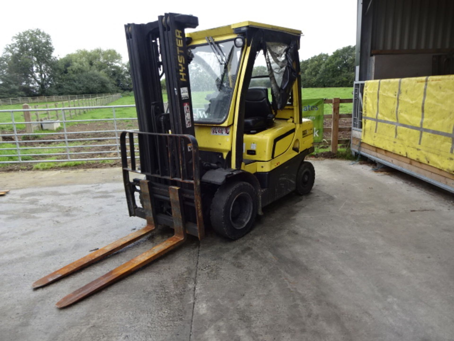 2008 HYSTER H2.5FT 2.5t diesel driven forklift truck S/n: L177B27822F with triplex free-lift mast, - Image 3 of 7