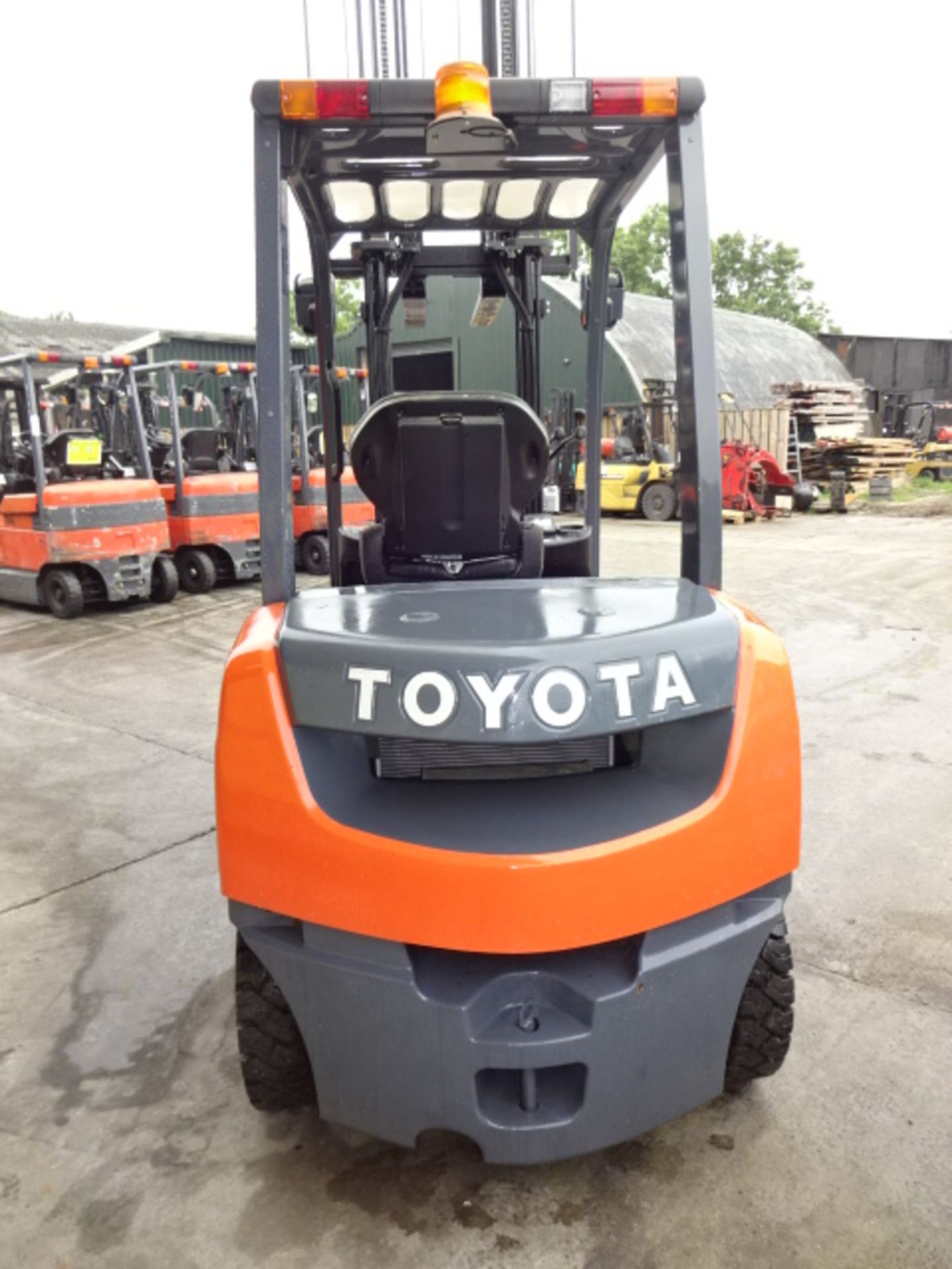 2015 TOYOTA 8-FDF25 2.5t diesel driven forklift truck S/n: E60110 with duplex mast & side-shift (2 - Image 8 of 8