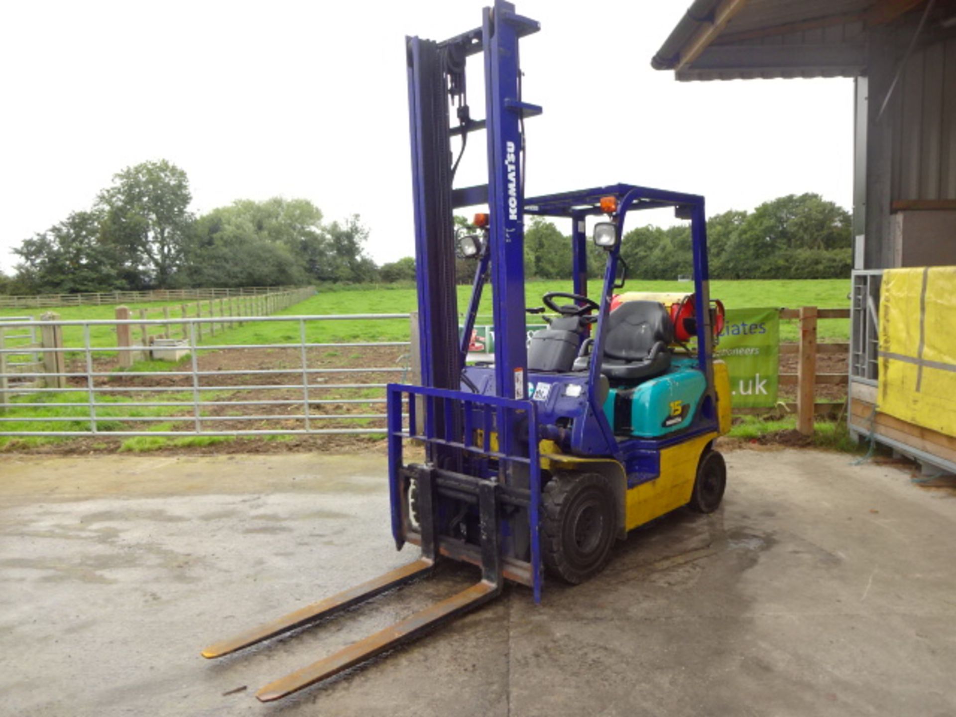 2002 KOMATSU FG15HT-17 1.5t gas driven forklift truck S/n: 636157 with duplex mast & side-shift ( - Image 3 of 9