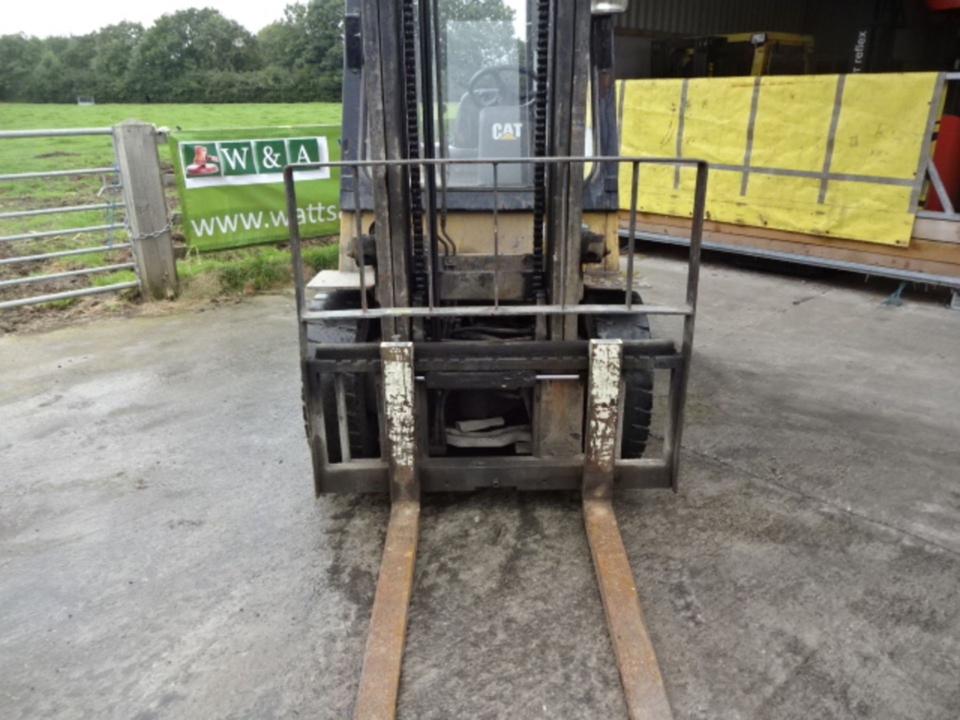 2002 CATERPILLAR DP35K 3.5t diesel driven forklift truck S/n: ET14C65982 with duplex mast & side- - Image 2 of 9