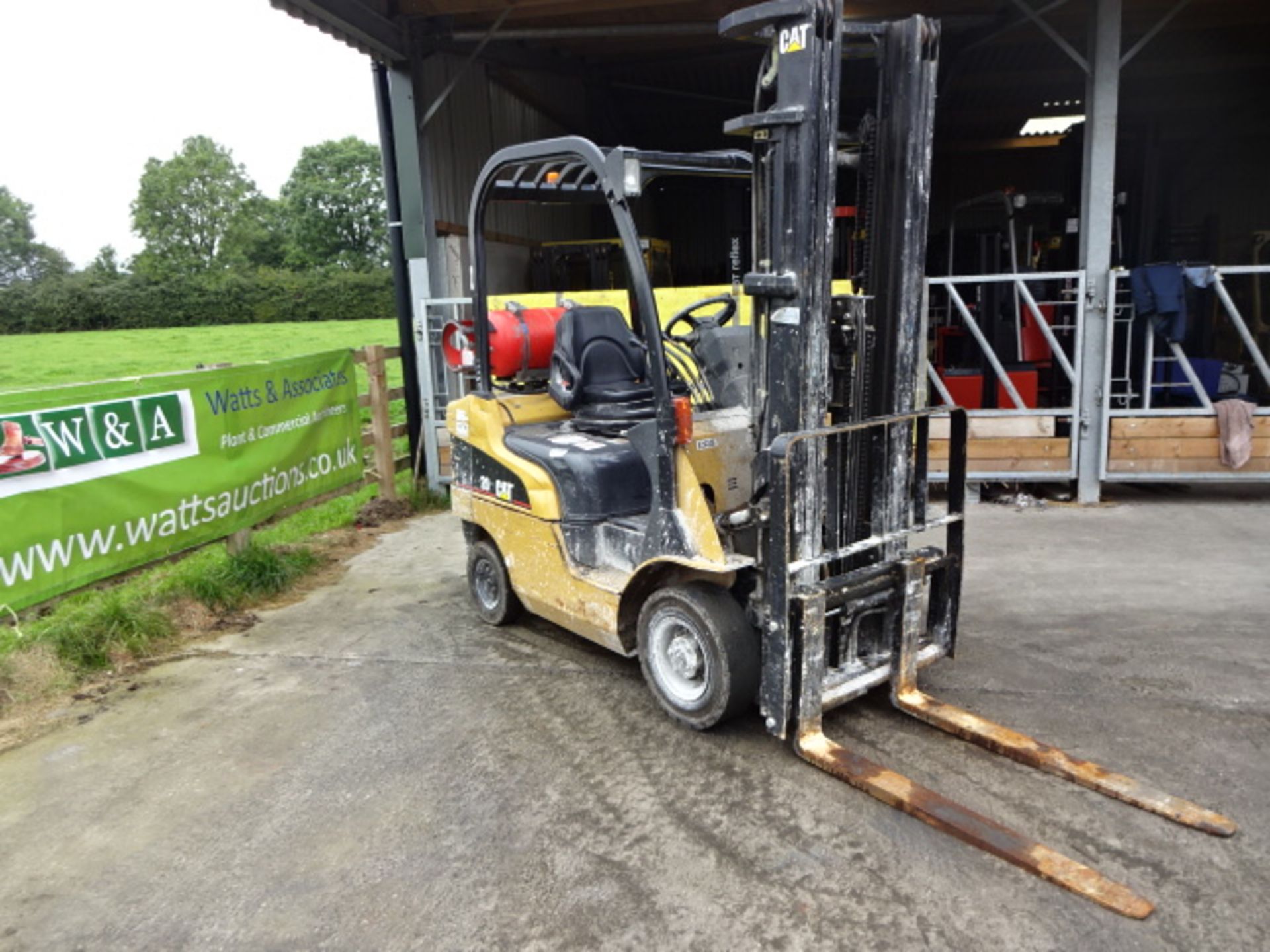 2006 CATERPILLAR GP20-CN 2t gas driven forklift truck S/n: ET34L60149 with triplex free-lift