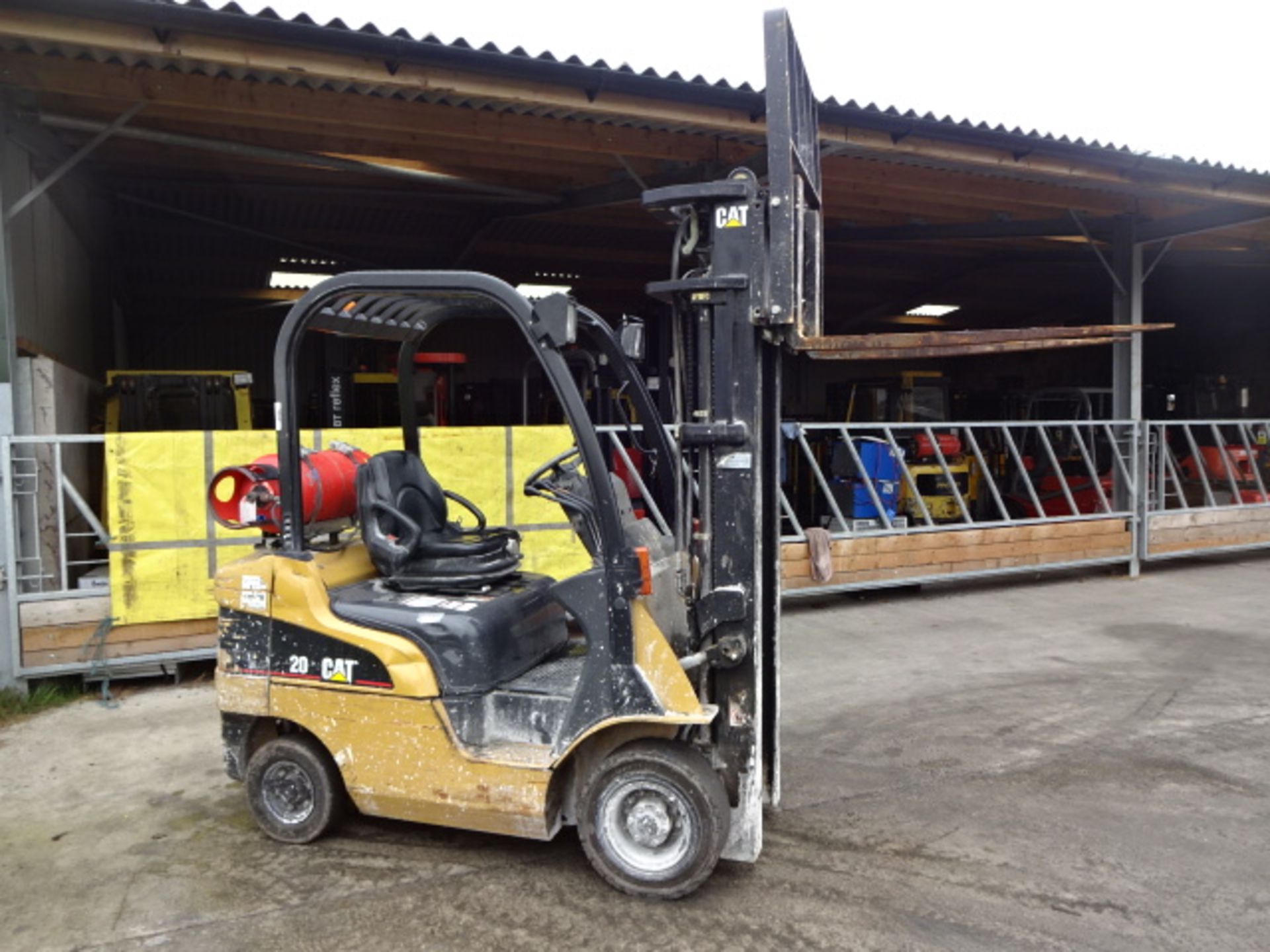 2006 CATERPILLAR GP20-CN 2t gas driven forklift truck S/n: ET34L60149 with triplex free-lift - Image 8 of 9