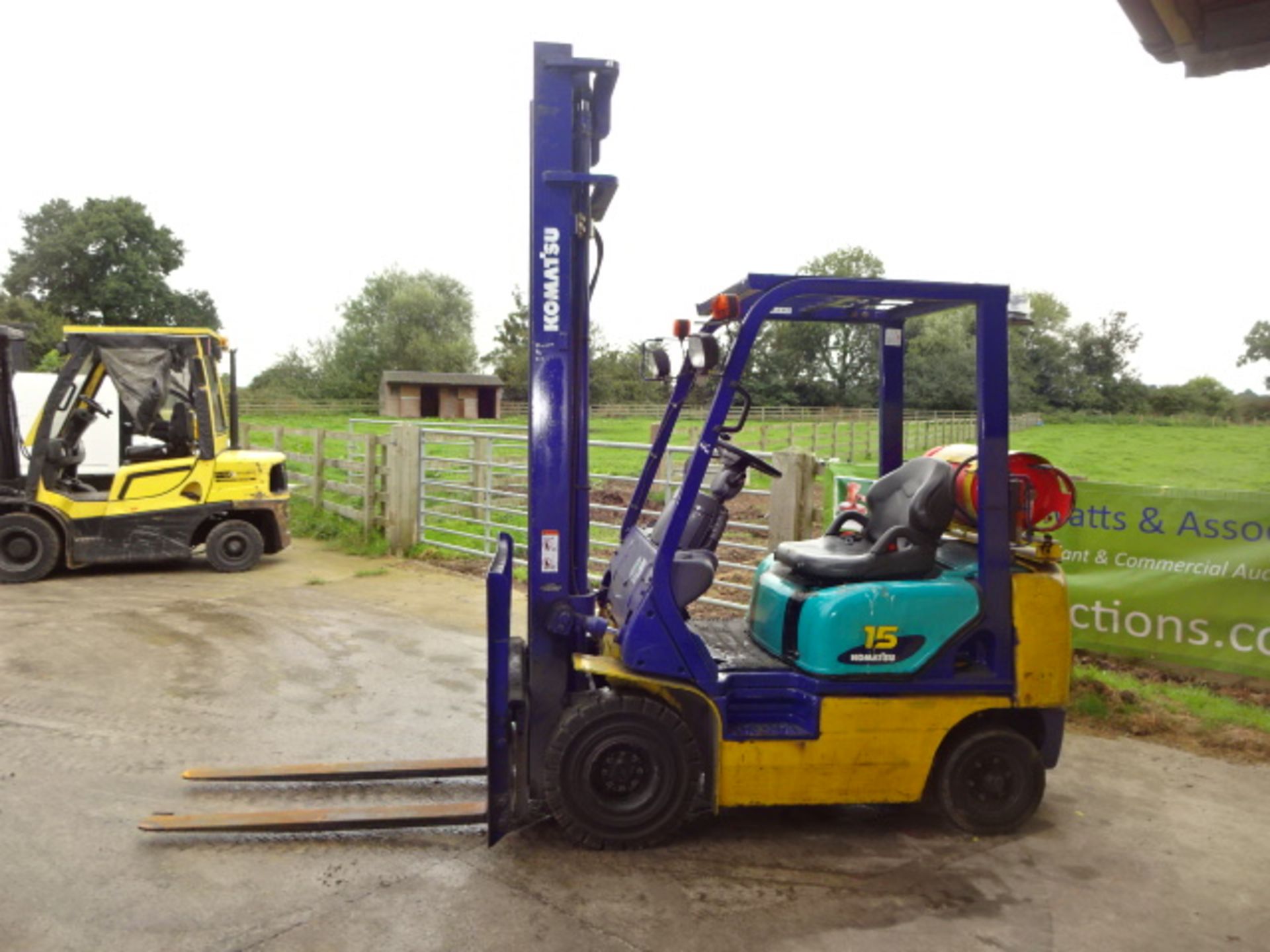 2002 KOMATSU FG15HT-17 1.5t gas driven forklift truck S/n: 636157 with duplex mast & side-shift ( - Image 4 of 9