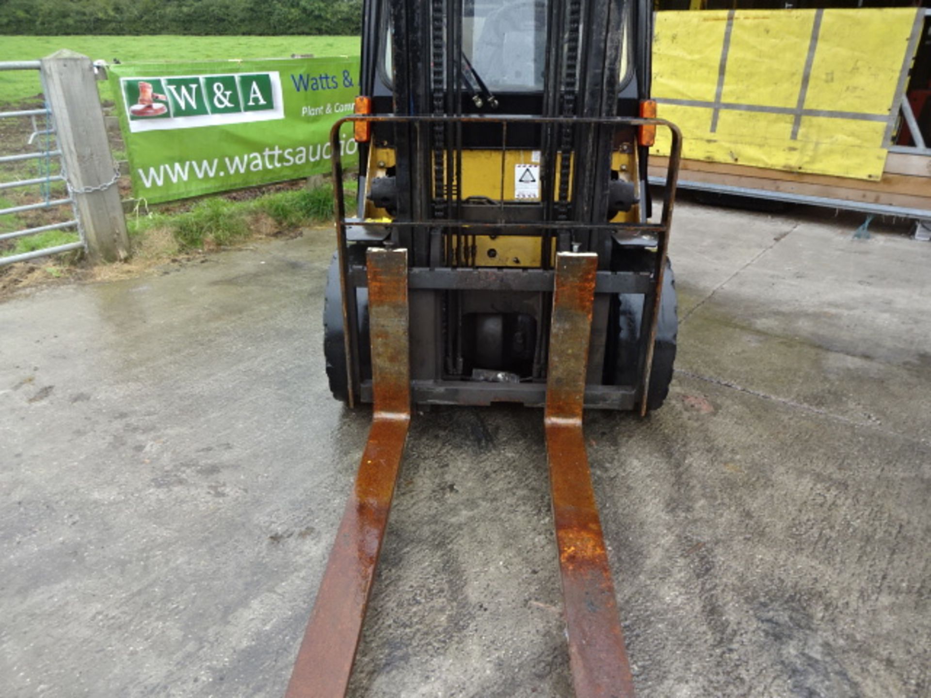 2008 CATERPILLAR DP30N 3t diesel driven forklift truck S/n: ET14E0250 with duplex mast & weather- - Image 2 of 9
