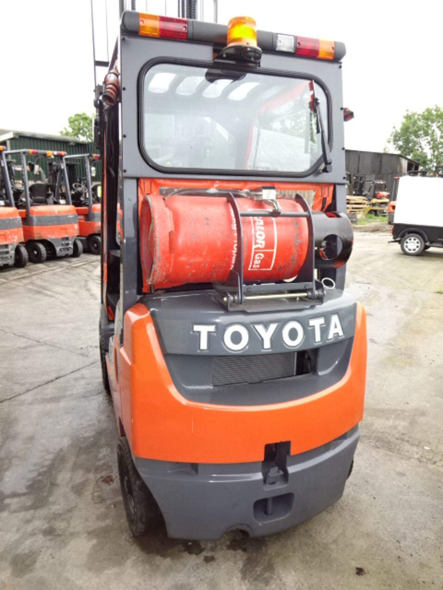 2013 TOYOTA 8-FGF18 1.8t gas driven forklift truck S/n: E32555 with duplex mast, side-shift & - Image 10 of 10