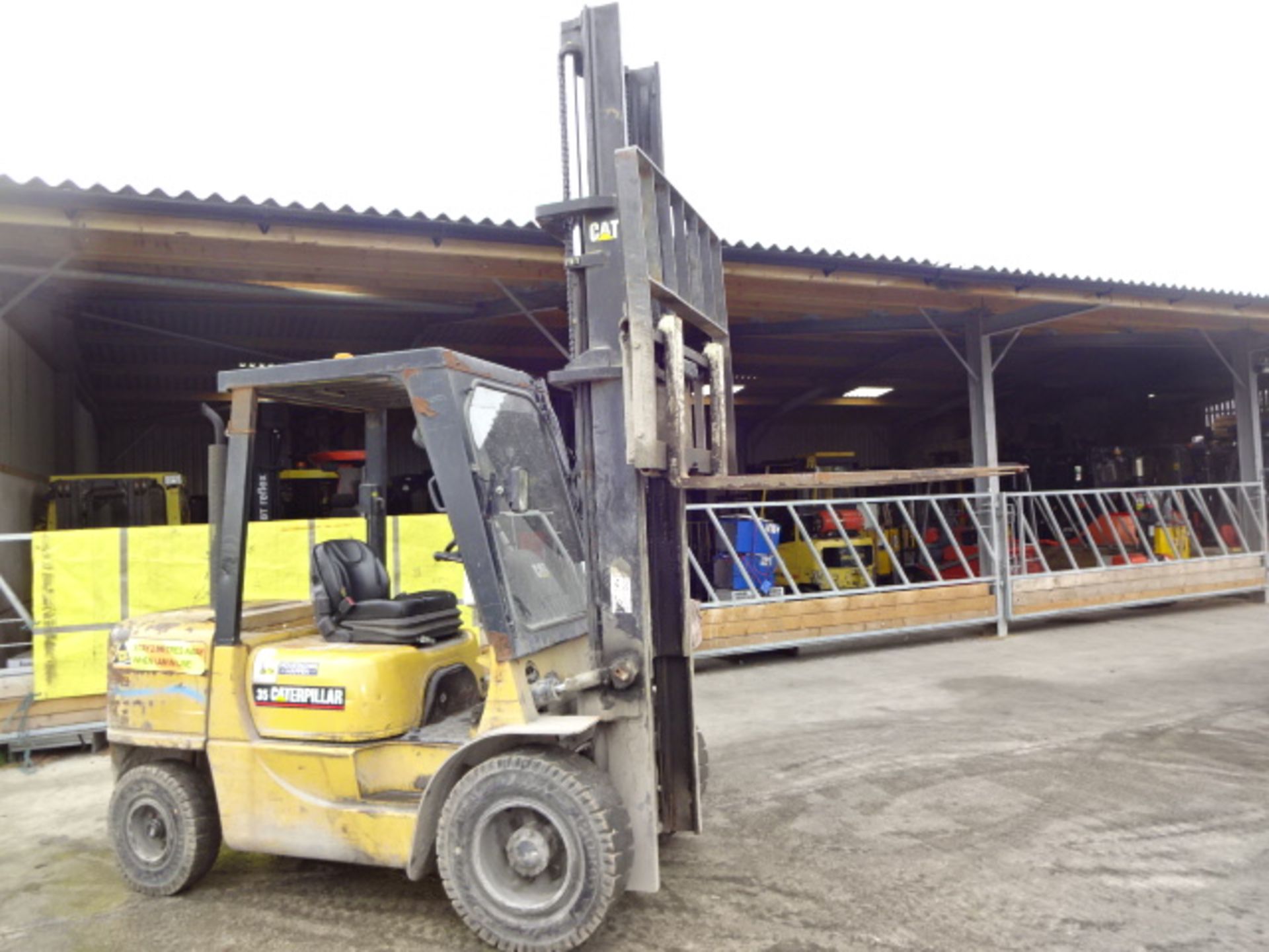 2002 CATERPILLAR DP35K 3.5t diesel driven forklift truck S/n: ET14C65982 with duplex mast & side- - Image 8 of 9