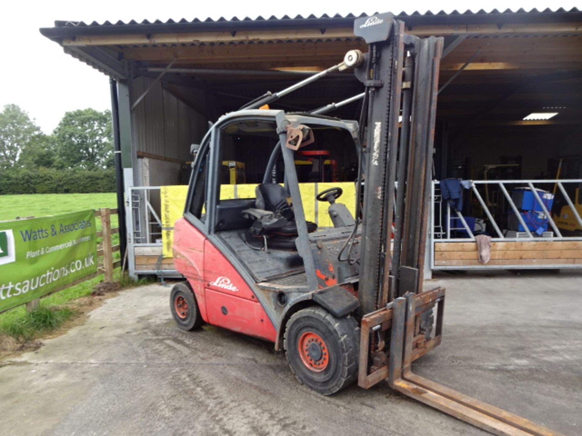 2004 LINE H30D 3t diesel driven forklift truck S/n: H2X3939R00381 with duplex mast & side-shift (