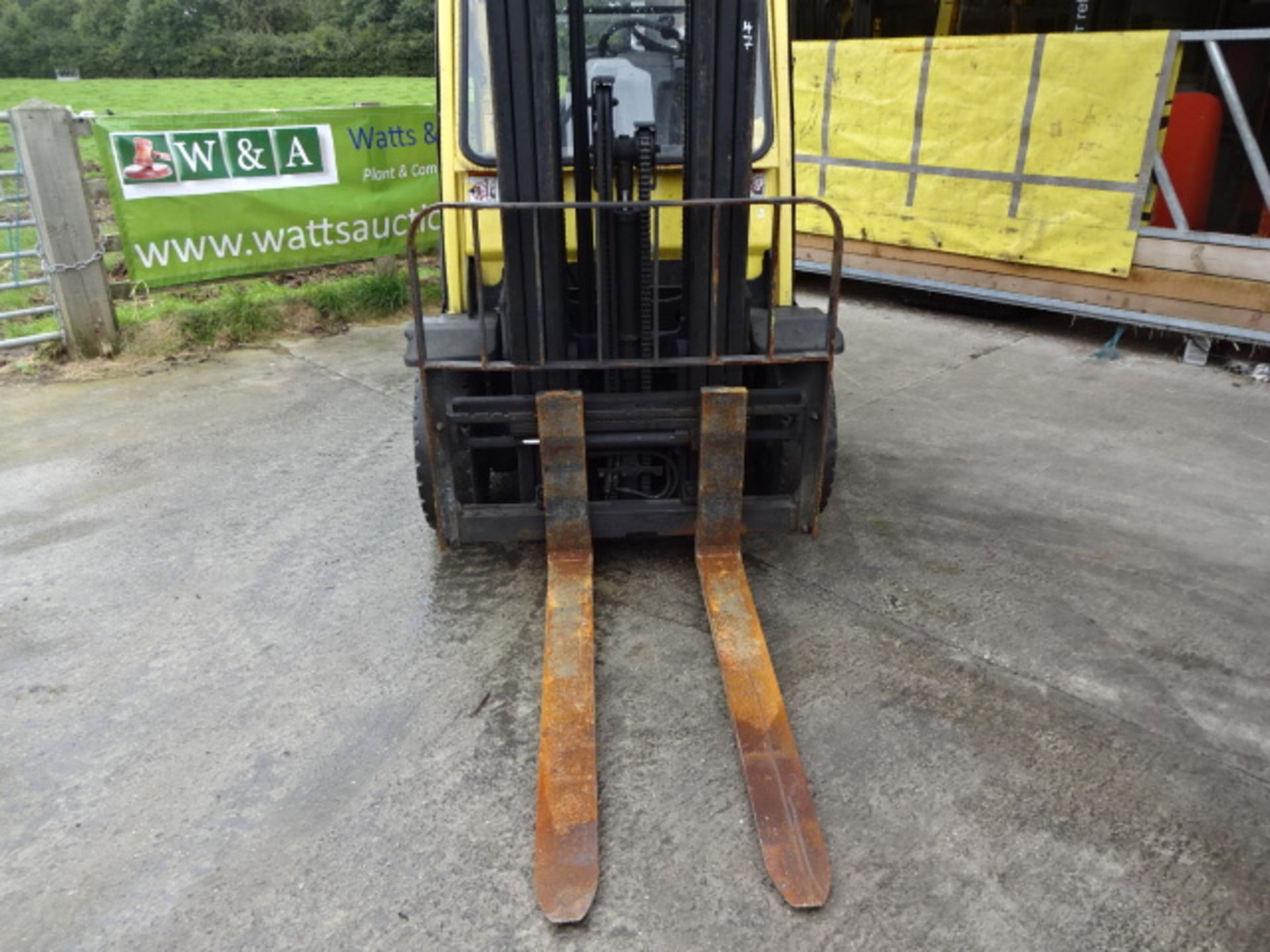 2008 HYSTER H2.5FT 2.5t diesel driven forklift truck S/n: L177B27822F with triplex free-lift mast, - Image 2 of 7