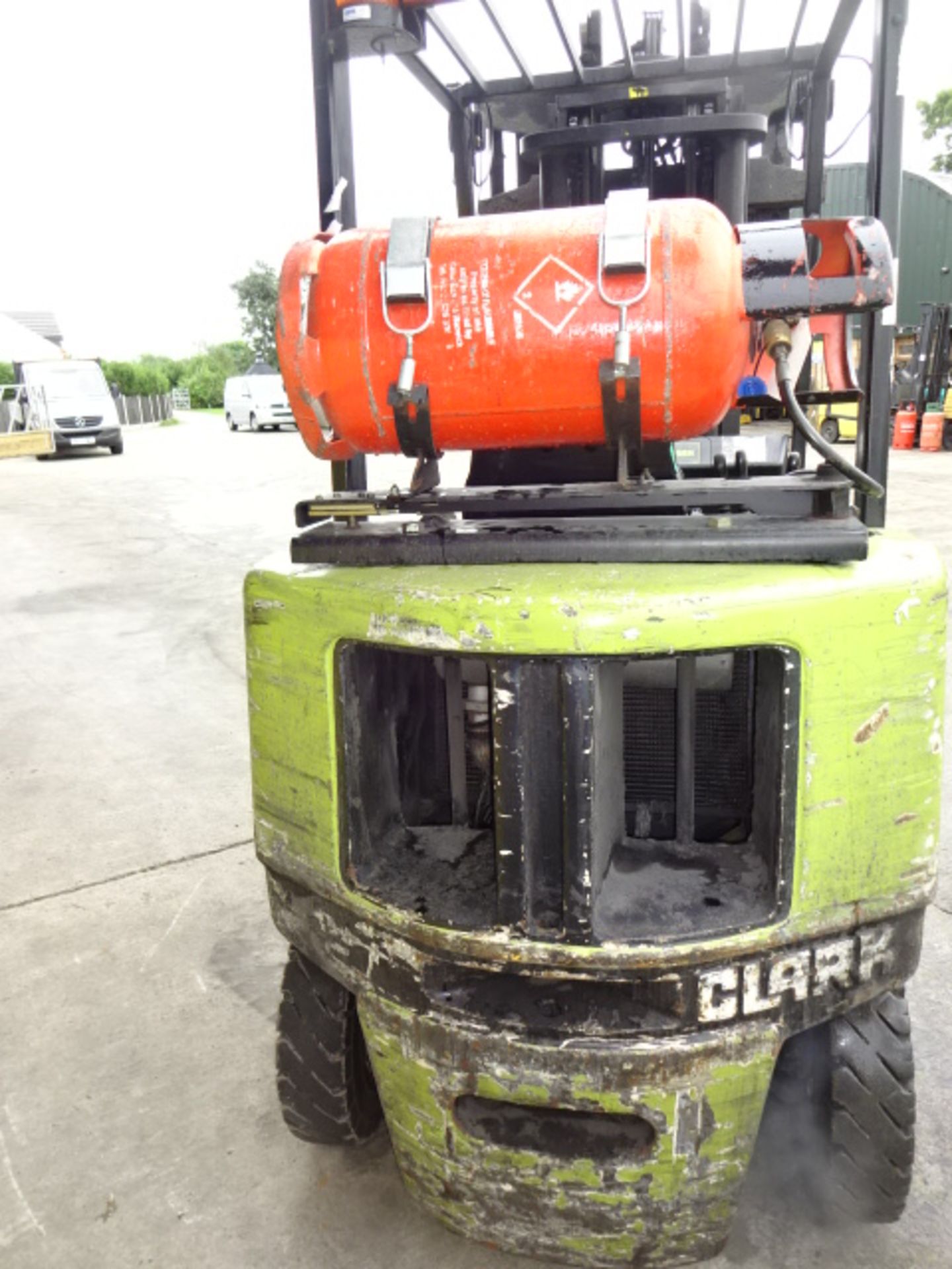 2002 CLARK CGP25 2.5t gas driven forklift truck S/n: 00899614 with triplex free-lift mast & side- - Image 10 of 10