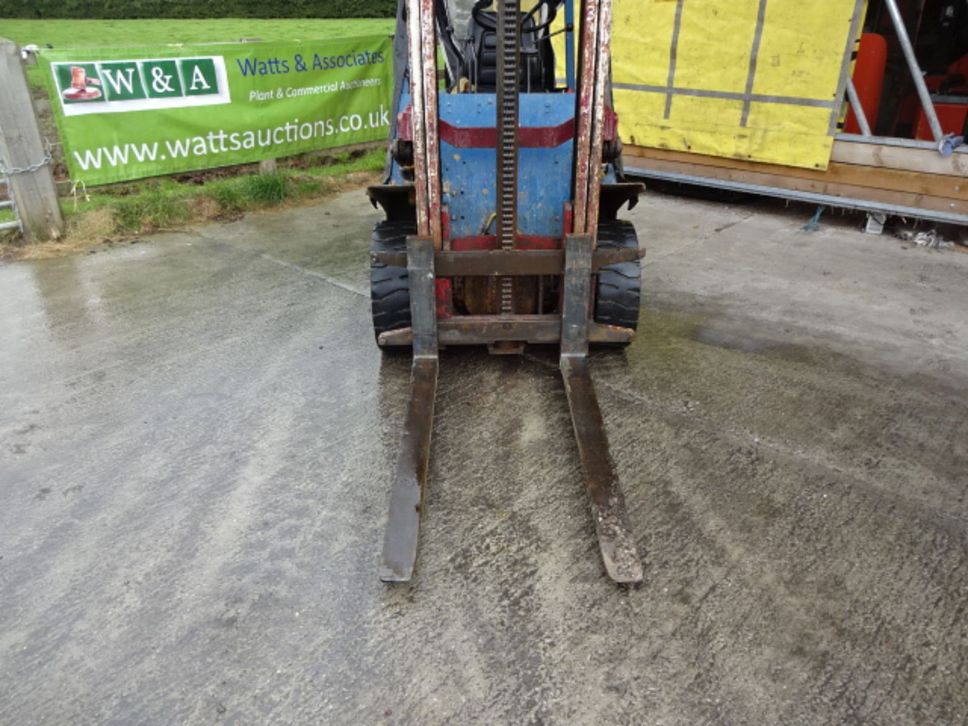 HYSTER H2.00XL 2t diesel driven forklift truck S/n: A177B05465D with duplex mast & weather-shield - Image 2 of 7