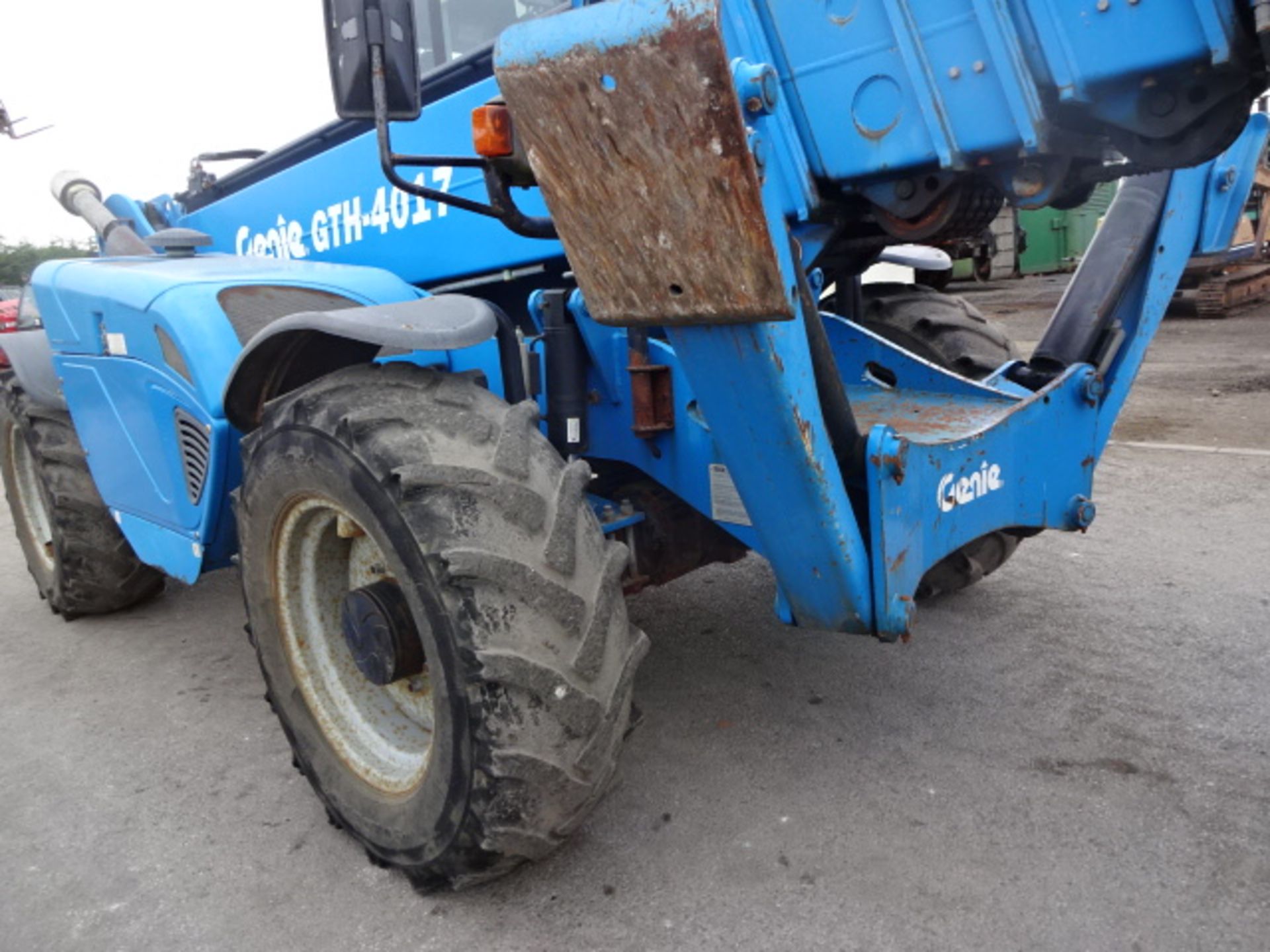 2007 GENIE GTH40-17 Turbo 17m telescopic handler (s/n 18639) (1,500 recorded hours) with sway & - Image 6 of 11