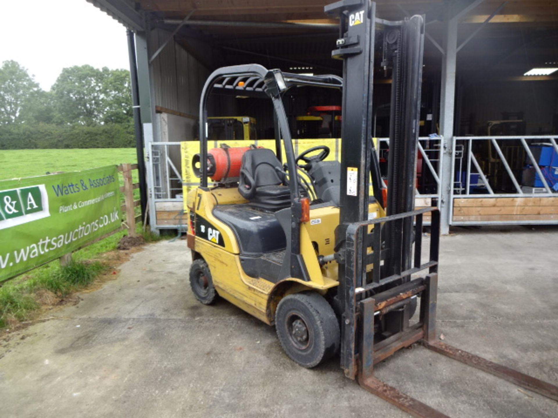 2007 CATERPILLAR GP18N 1.8t gas driven forklift truck S/n: ET34L40840 with duplex mast & side-