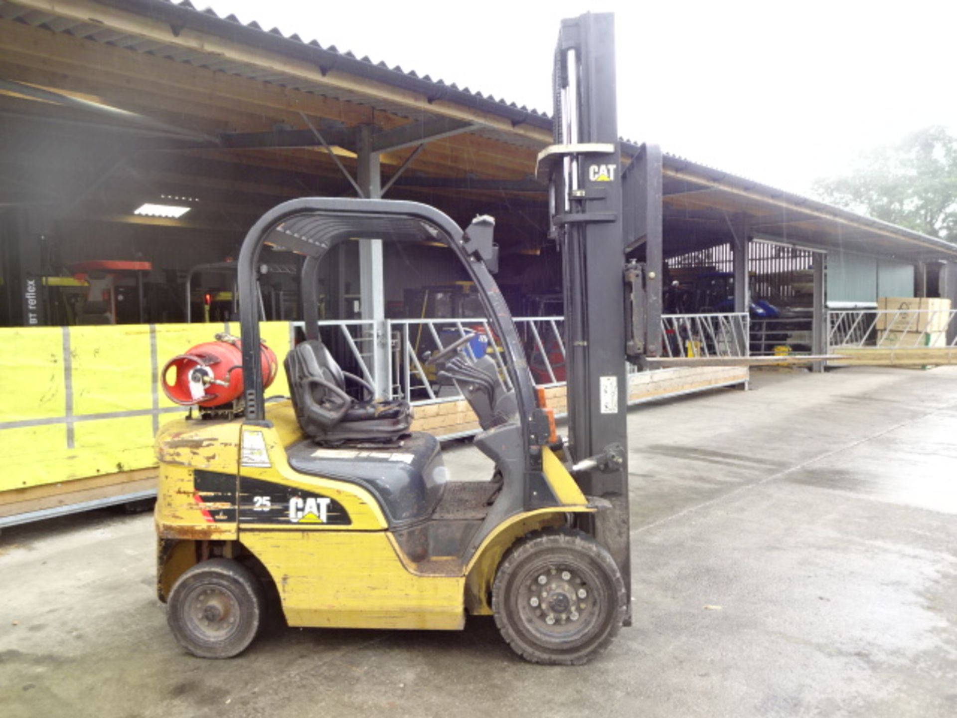 2007 CATERPILLAR GP25N 2.5t gas driven forklift truck S/n: ET17DL51420 with duplex mast & side-shift - Image 8 of 9