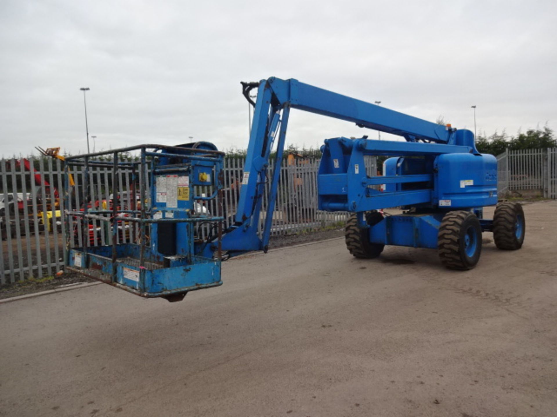 2000 GENIE Z60/34 60' articulated boom lift S/n: Z60-2326 with fly jib (RDL)