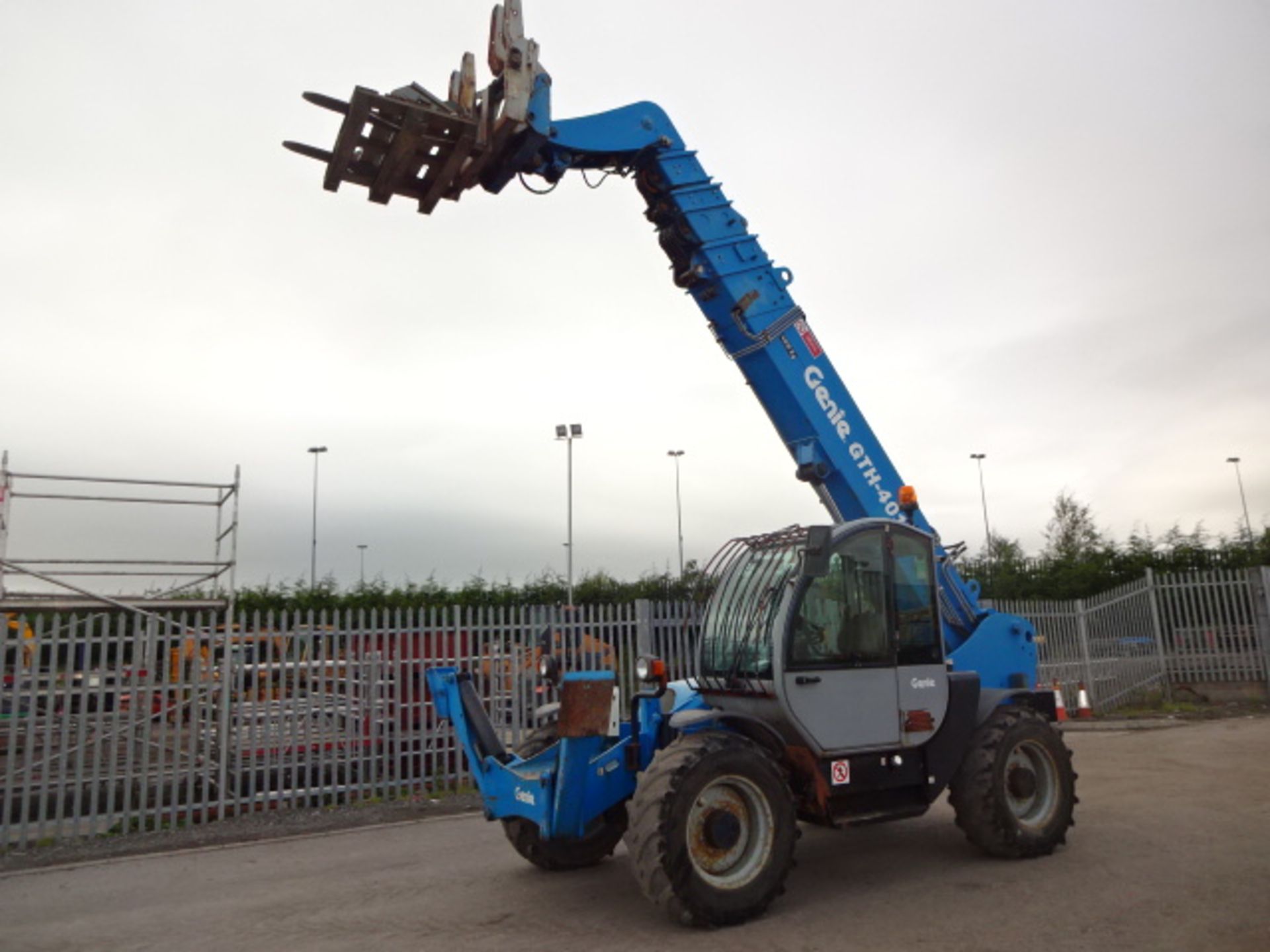2007 GENIE GTH40-17 Turbo 17m telescopic handler (s/n 18639) (1,500 recorded hours) with sway & - Image 11 of 11