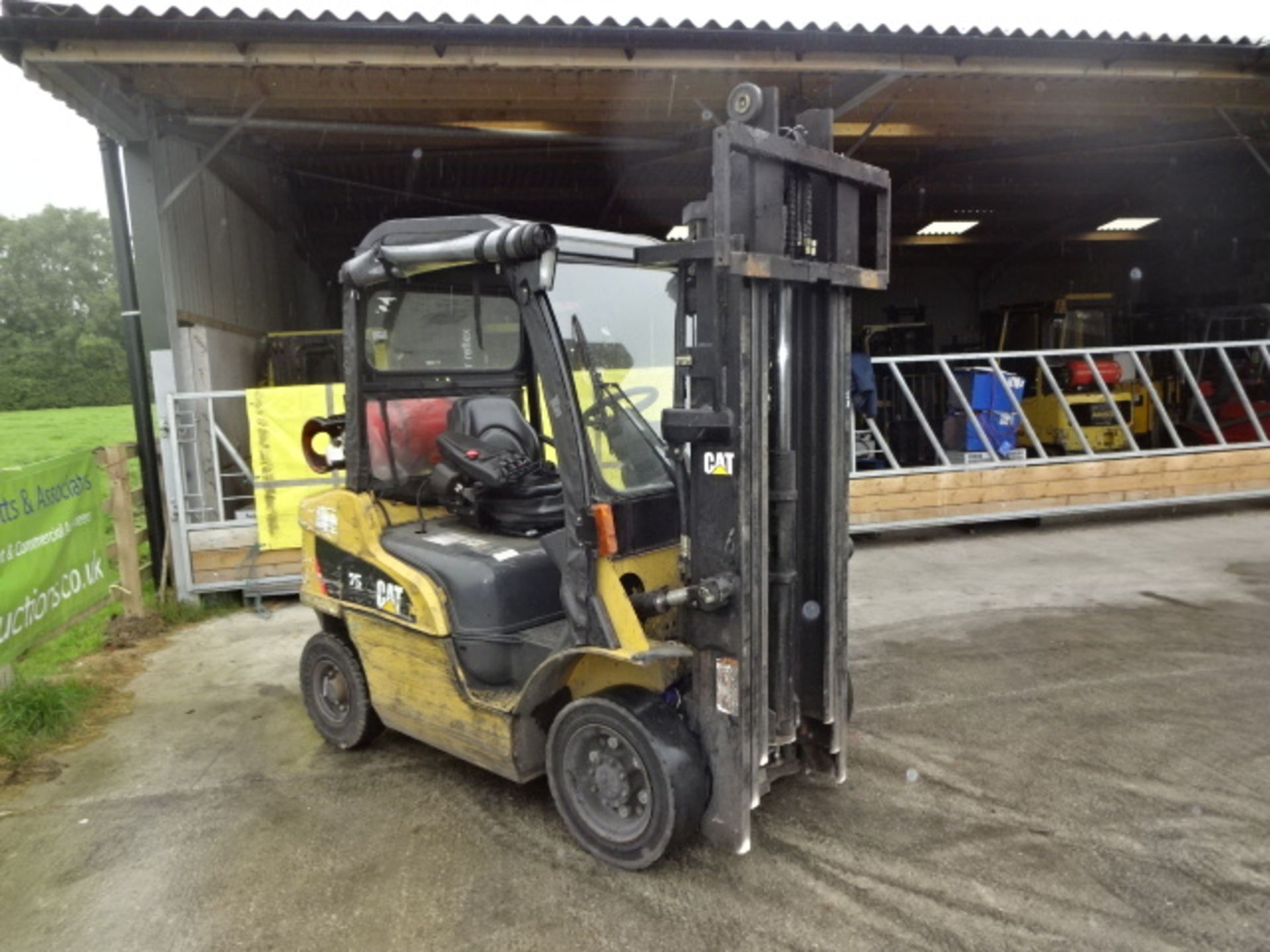 2007 CATERPILLAR GP25N 2.5t gas driven forklift truck S/n: ET17DL51494 with triplex free-lift - Image 8 of 9