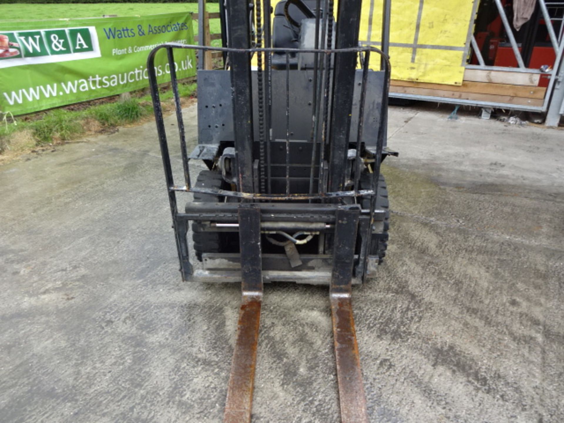 YALE H1.50 1.5t gas driven driven forklift truck S/n: CY0457M with duplex mast & side-shift (RDL)( - Image 2 of 8