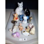 Tray of figurines,