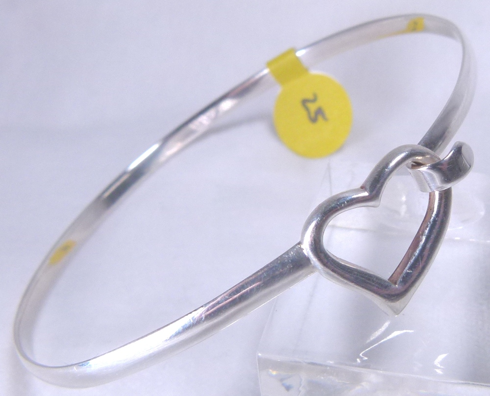 HEART BANGLE.