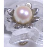 PEARL PENDANT.