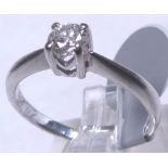 18 CT DIAMOND SOLITAIRE RING. 18 ct whit