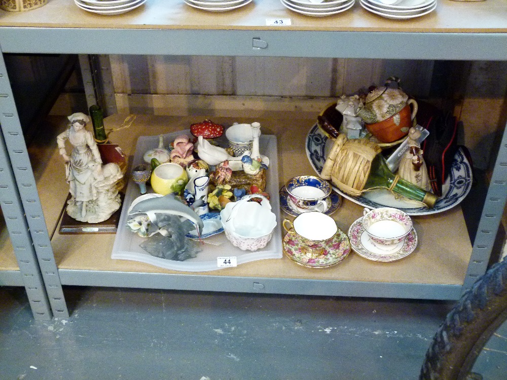 Box of mixed items including figurines and ornaments