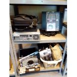 Large quantity of mixed computer items including laptop screens and related cabling