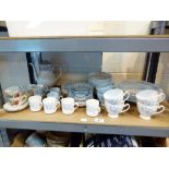 Quantity of Mayfair dinner and tea ware