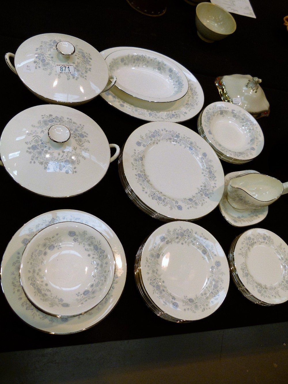 WEDGWOOD DINNER SERVICE.