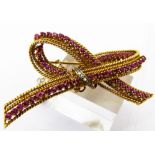 18 CT RUBY & DIAMOND BROOCH.