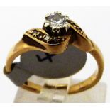 9 CT DIAMOND SOLITAIRE RING.