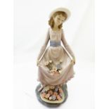 LLADRO FLOWER CURTSEY.